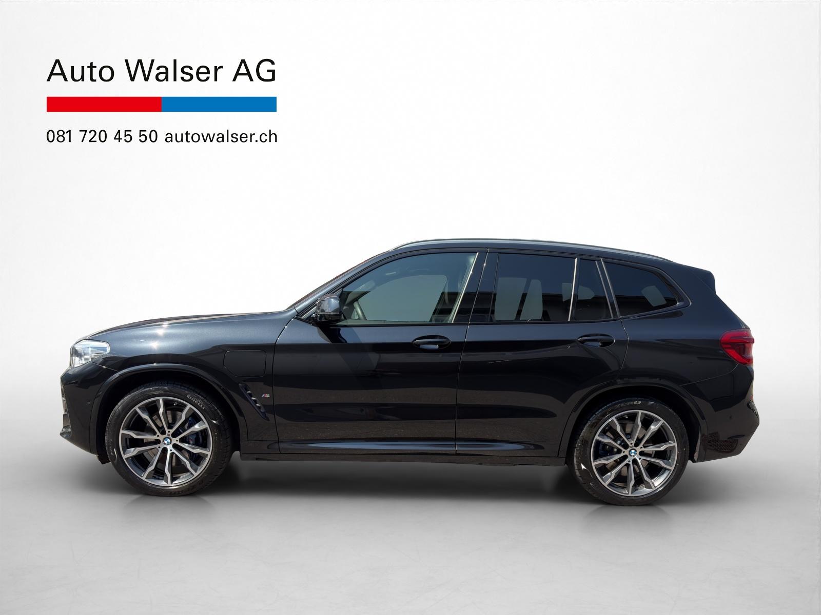 BMW X3 30e xDrive-showroom-element-1