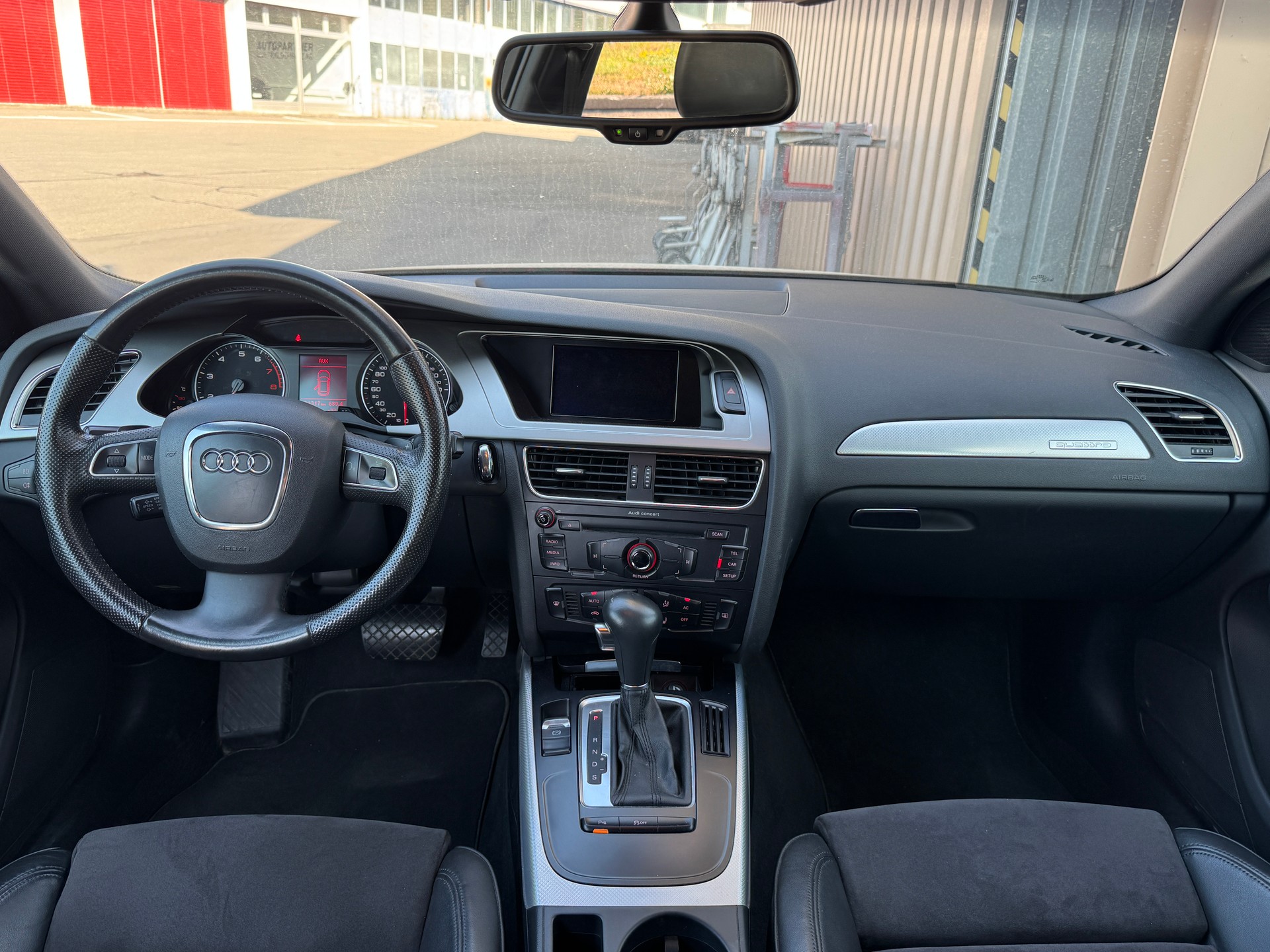 AUDI A4 Avant 2.0 TFSI quattro S-tronic-image-9