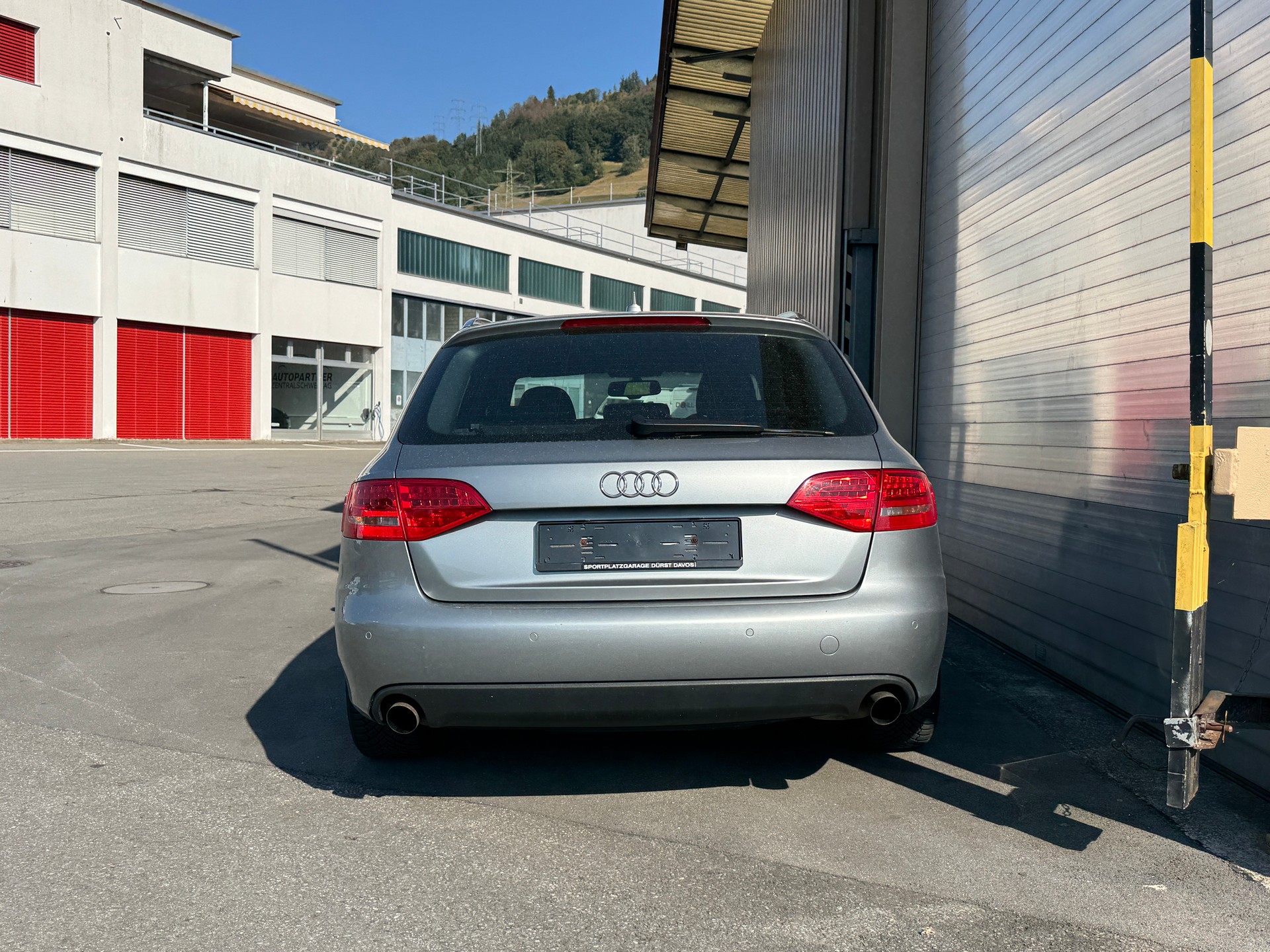 AUDI A4 Avant 2.0 TFSI quattro S-tronic-image-4
