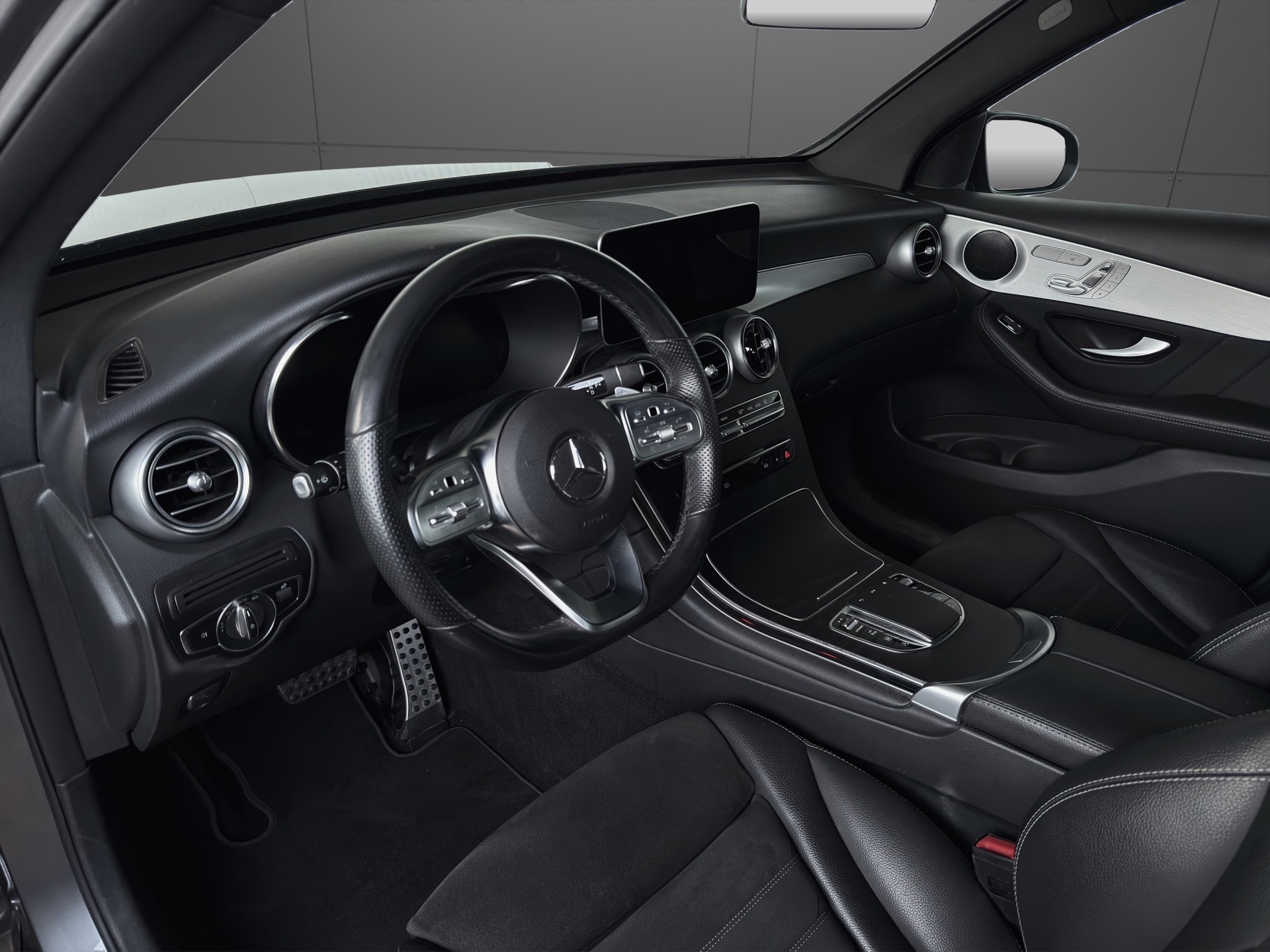 MERCEDES-BENZ GLC 220 d AMG Line 4Matic 9G-Tronic-image-7