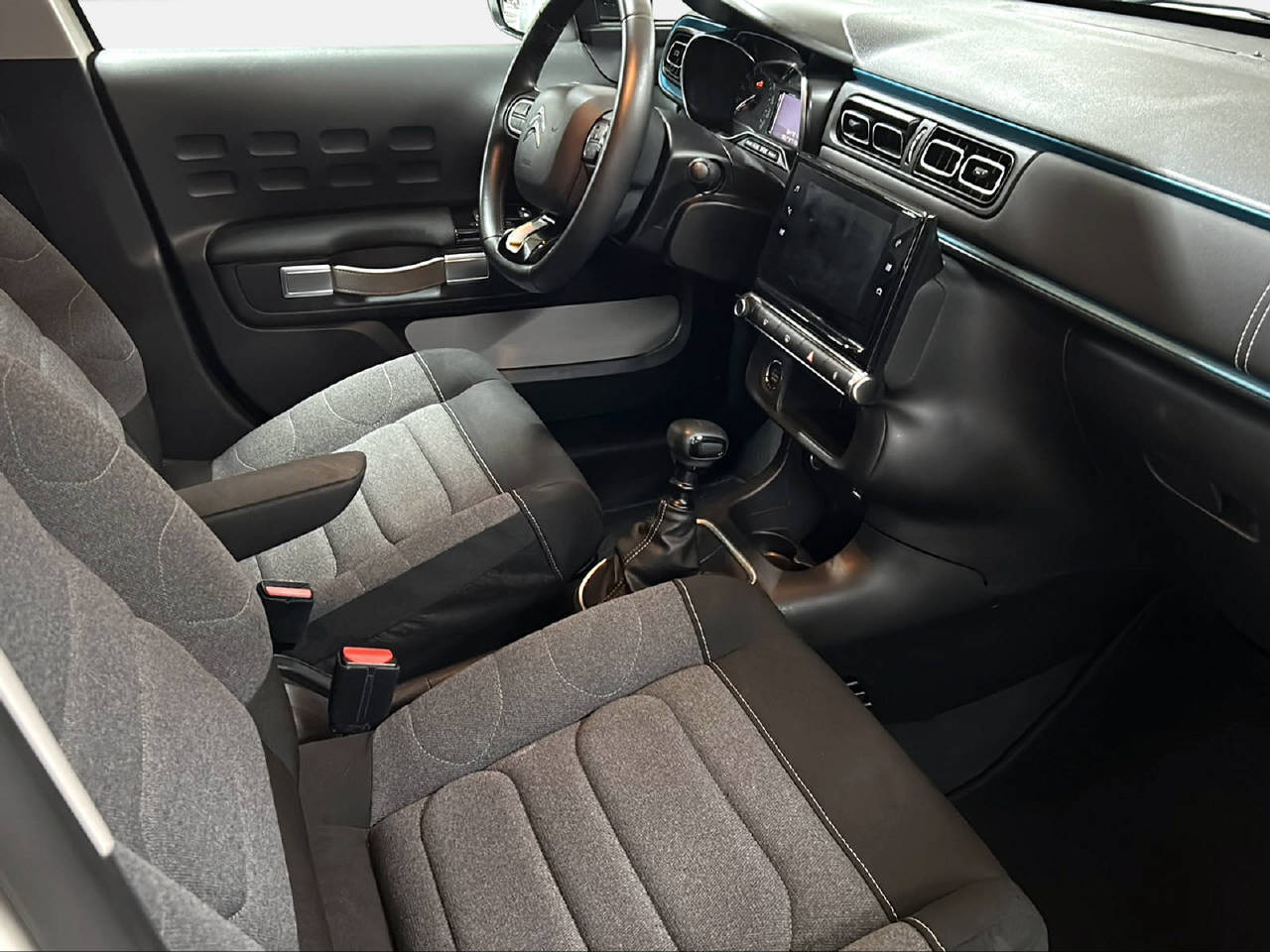 CITROEN C3 1.2 PureTech Shine-image-7