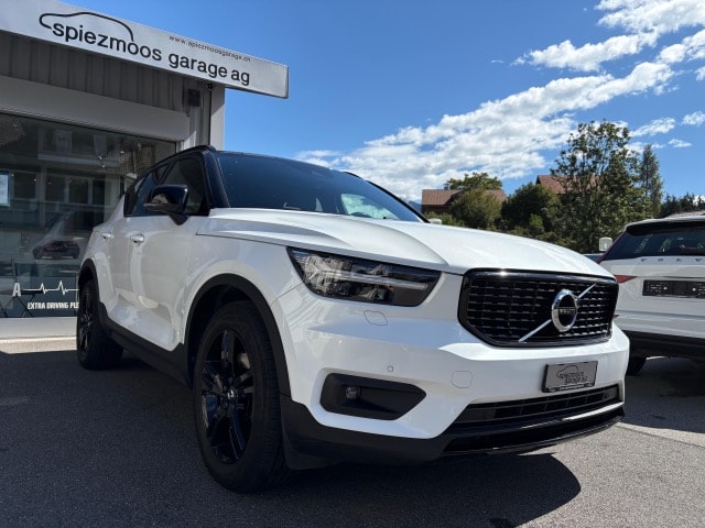 VOLVO XC40 2.0 B4 MH R-Design AWD