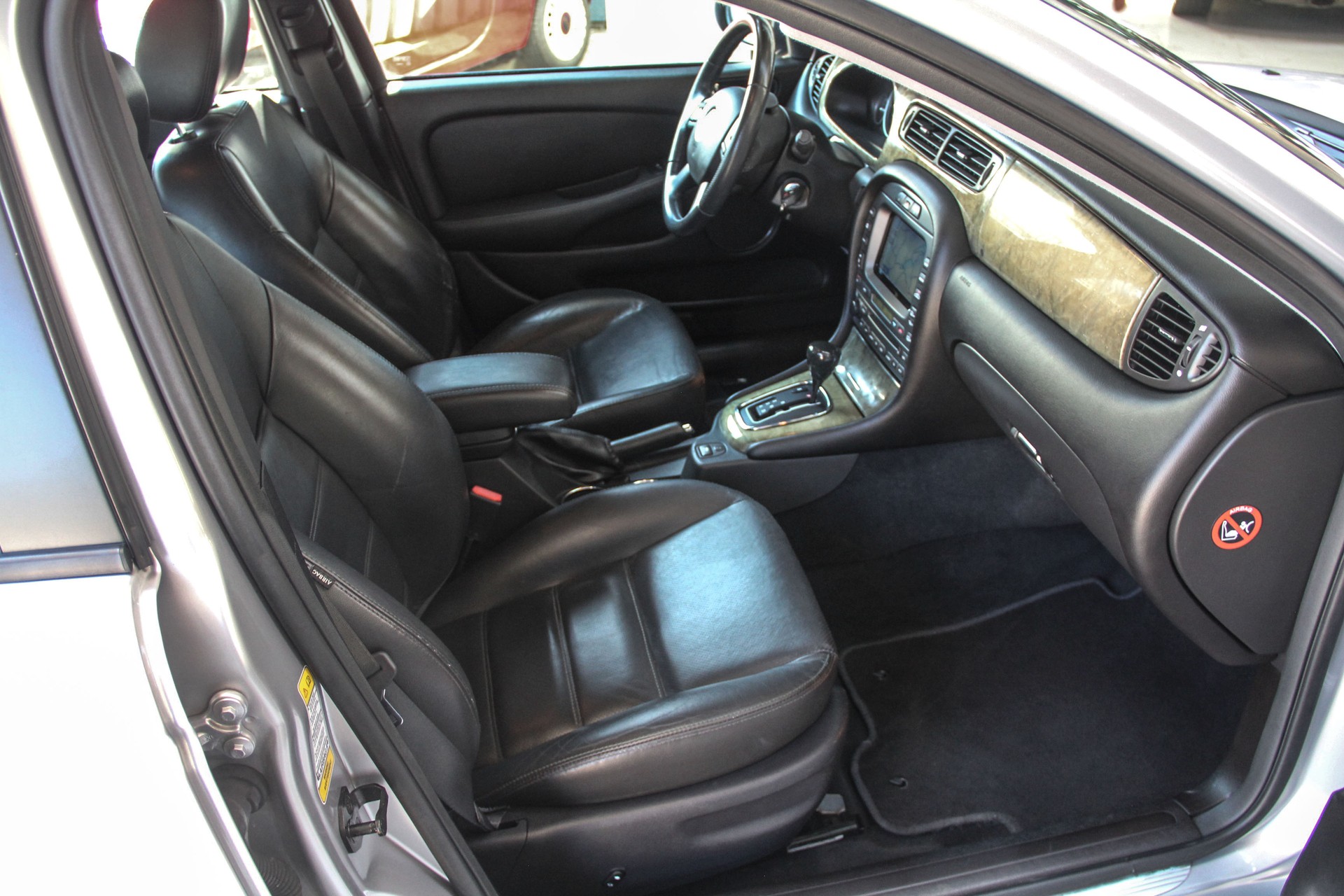 JAGUAR X-Type Estate 3.0 V6 Traction4 Sport-image-10