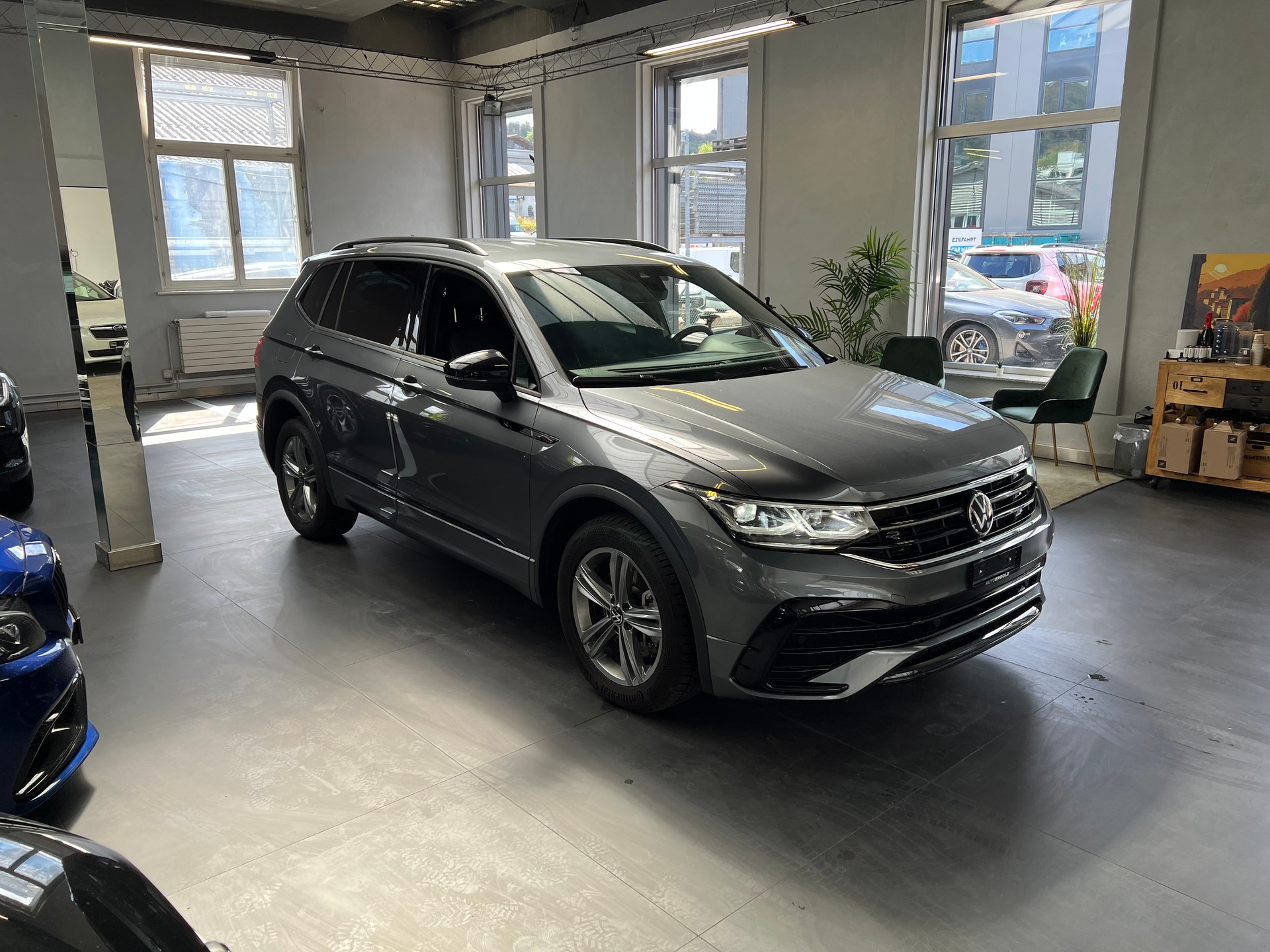 VW Tiguan Allspace 2.0 TDI SCR R-Line 4Motion DSG-image-2