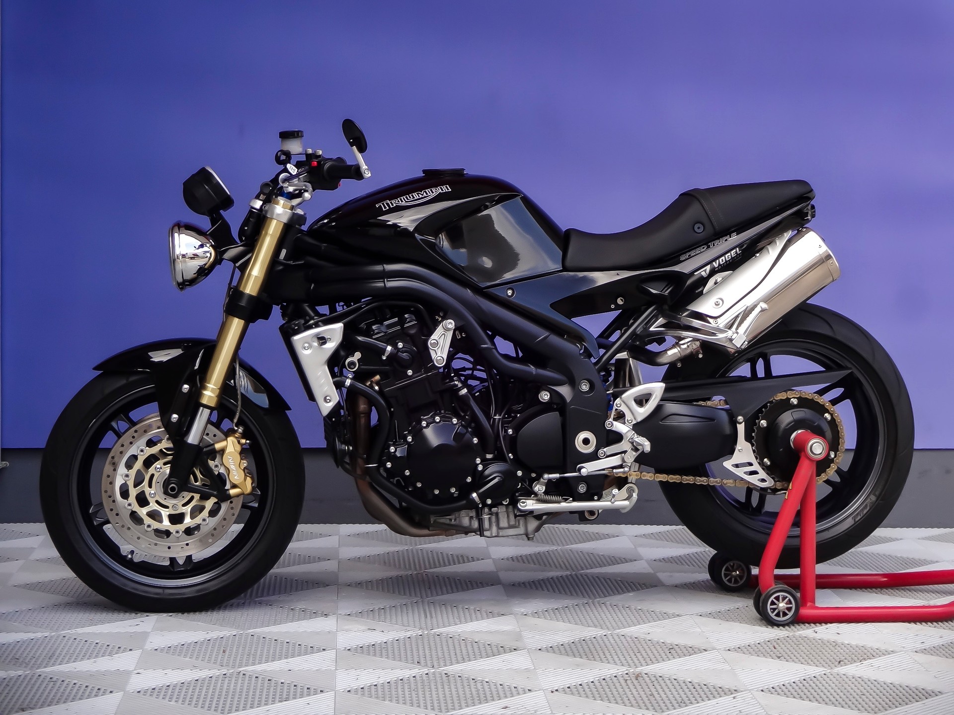 TRIUMPH Speed Triple 1050-image-2