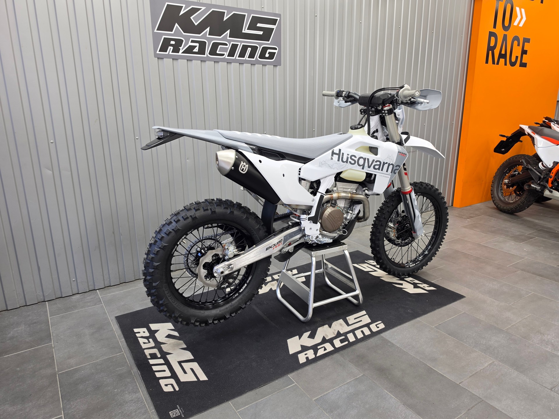 HUSQVARNA FE 350 Pro-image-5