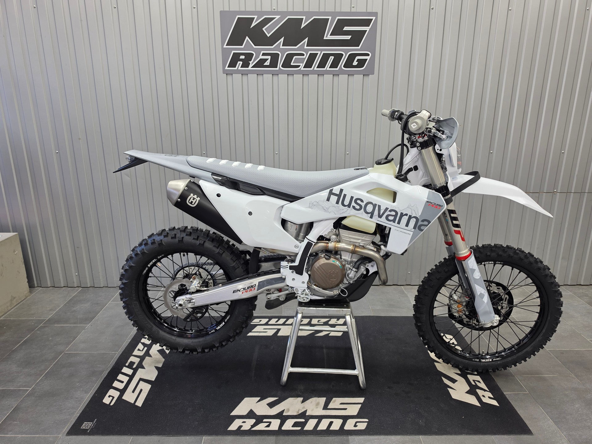 HUSQVARNA FE 350 Pro-image-0