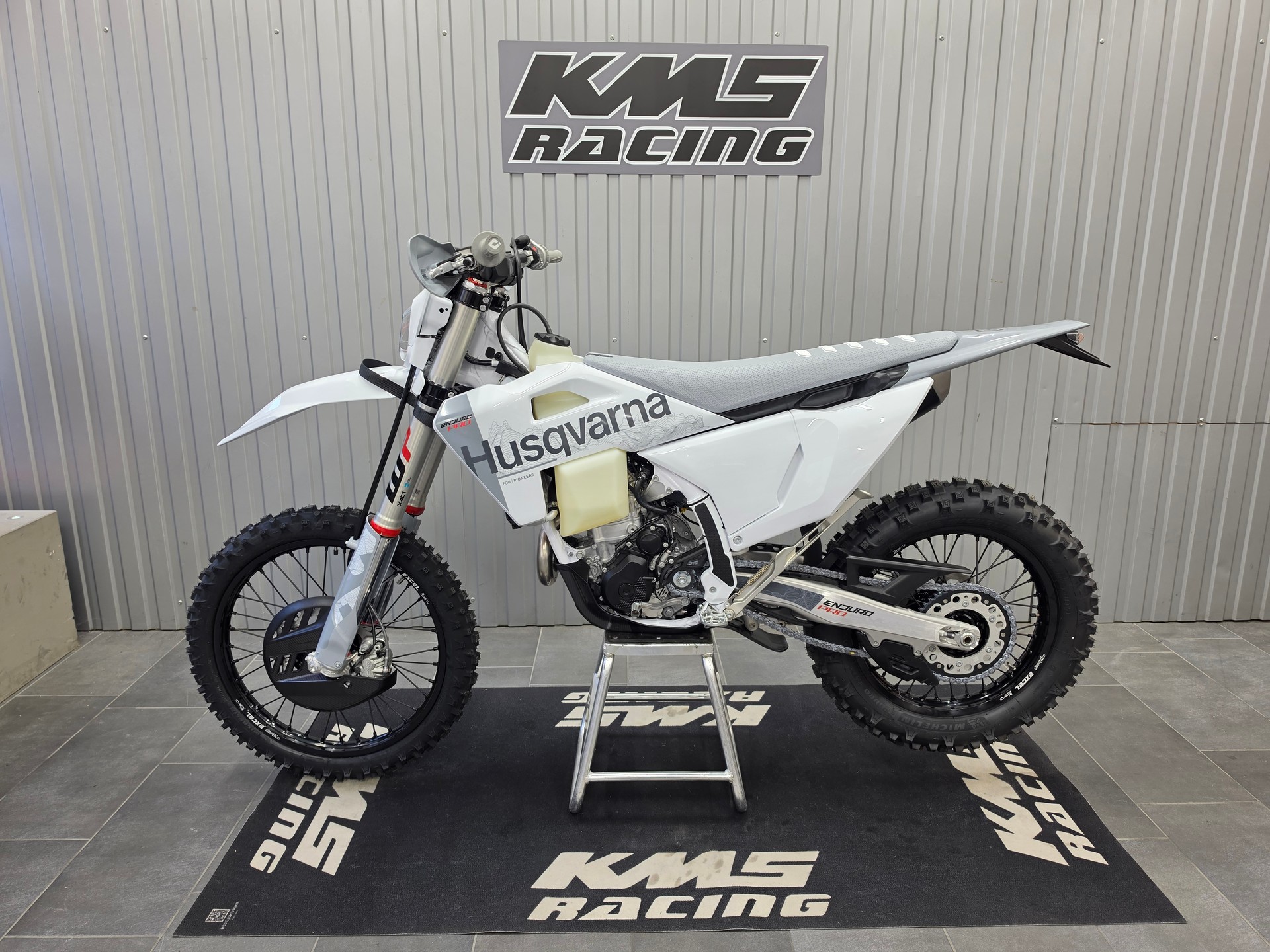 HUSQVARNA FE 350 Pro-image-1