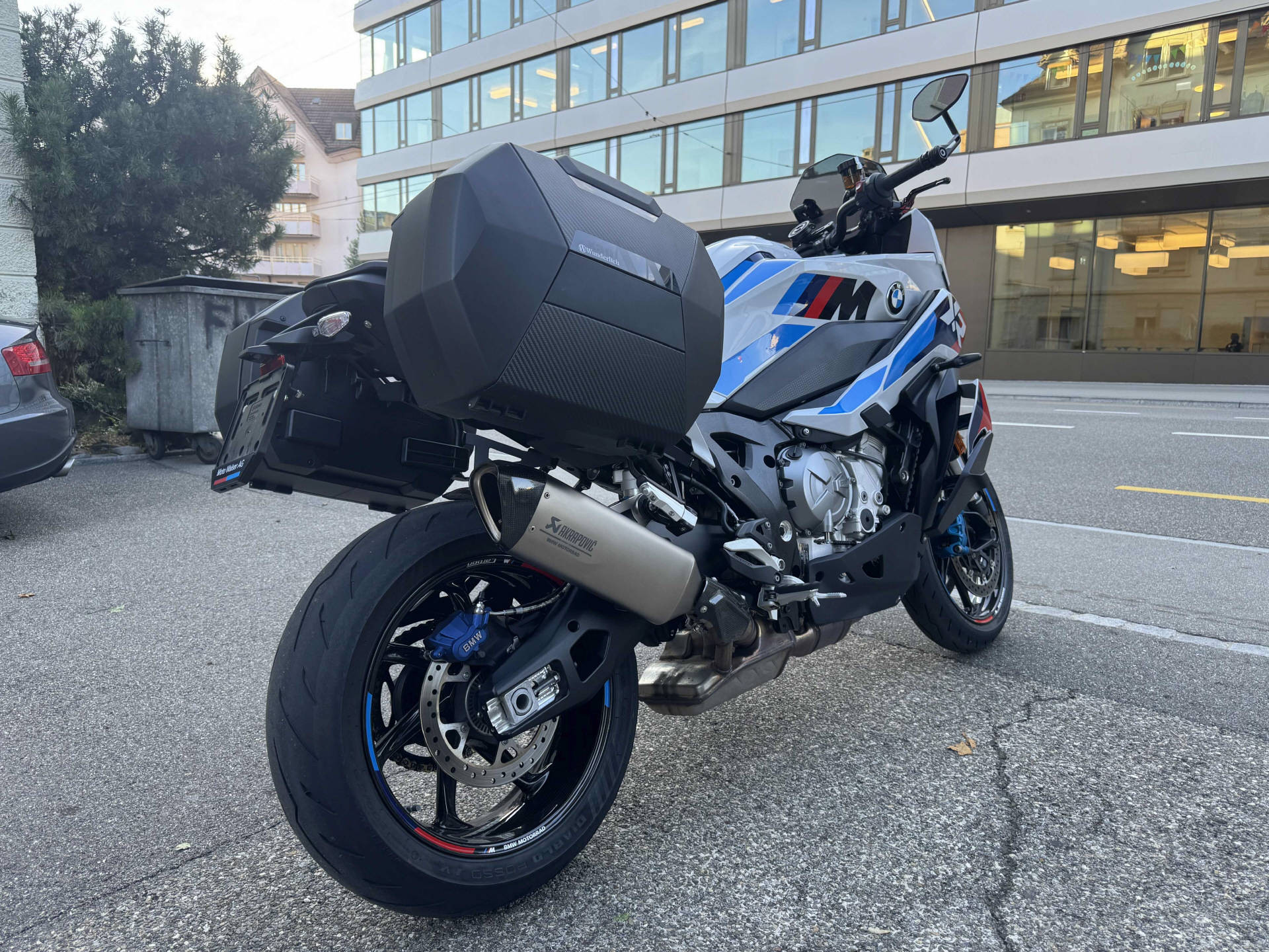 BMW M 1000 XR-image-3