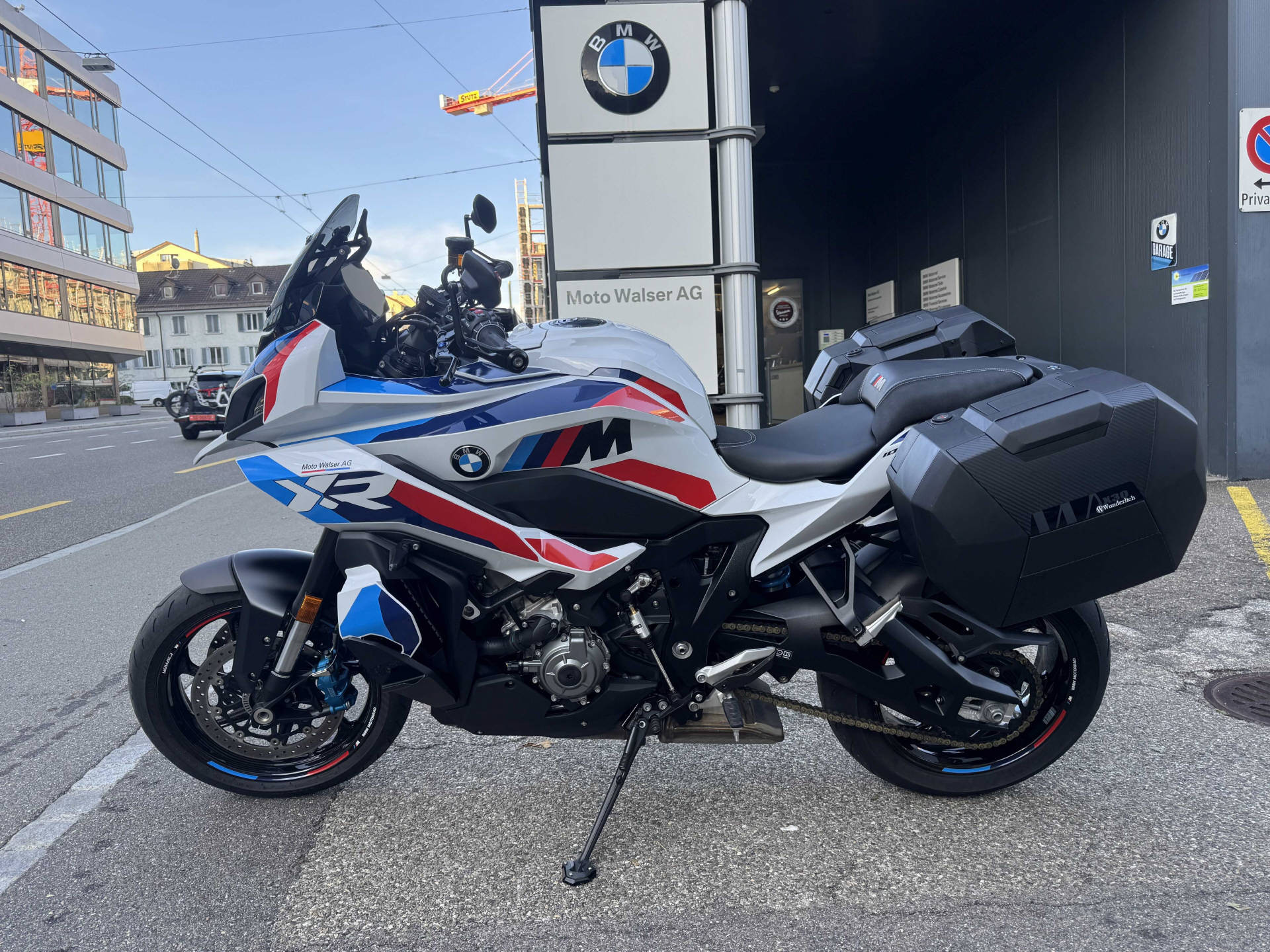 BMW M 1000 XR-image-1