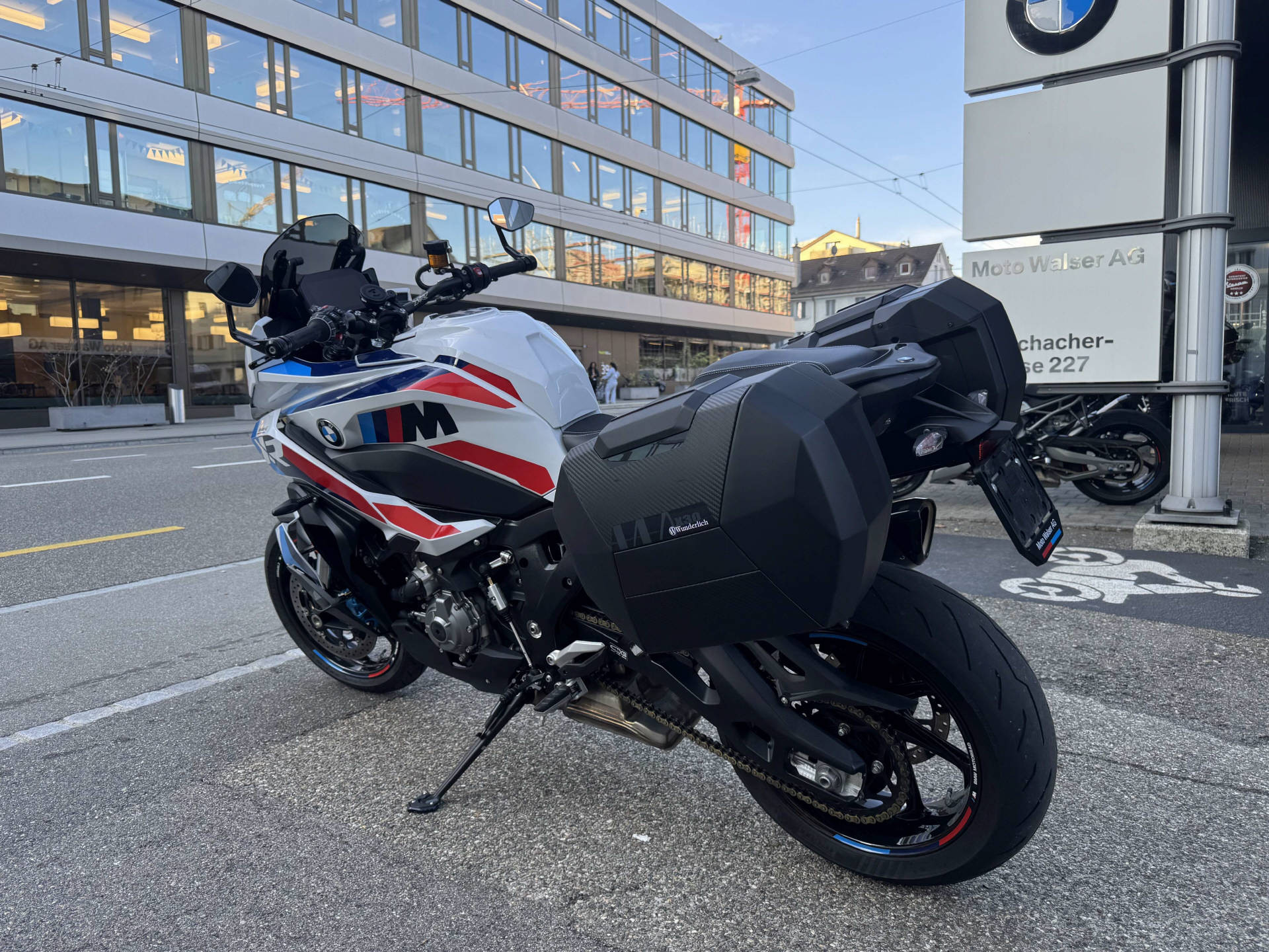 BMW M 1000 XR-image-2