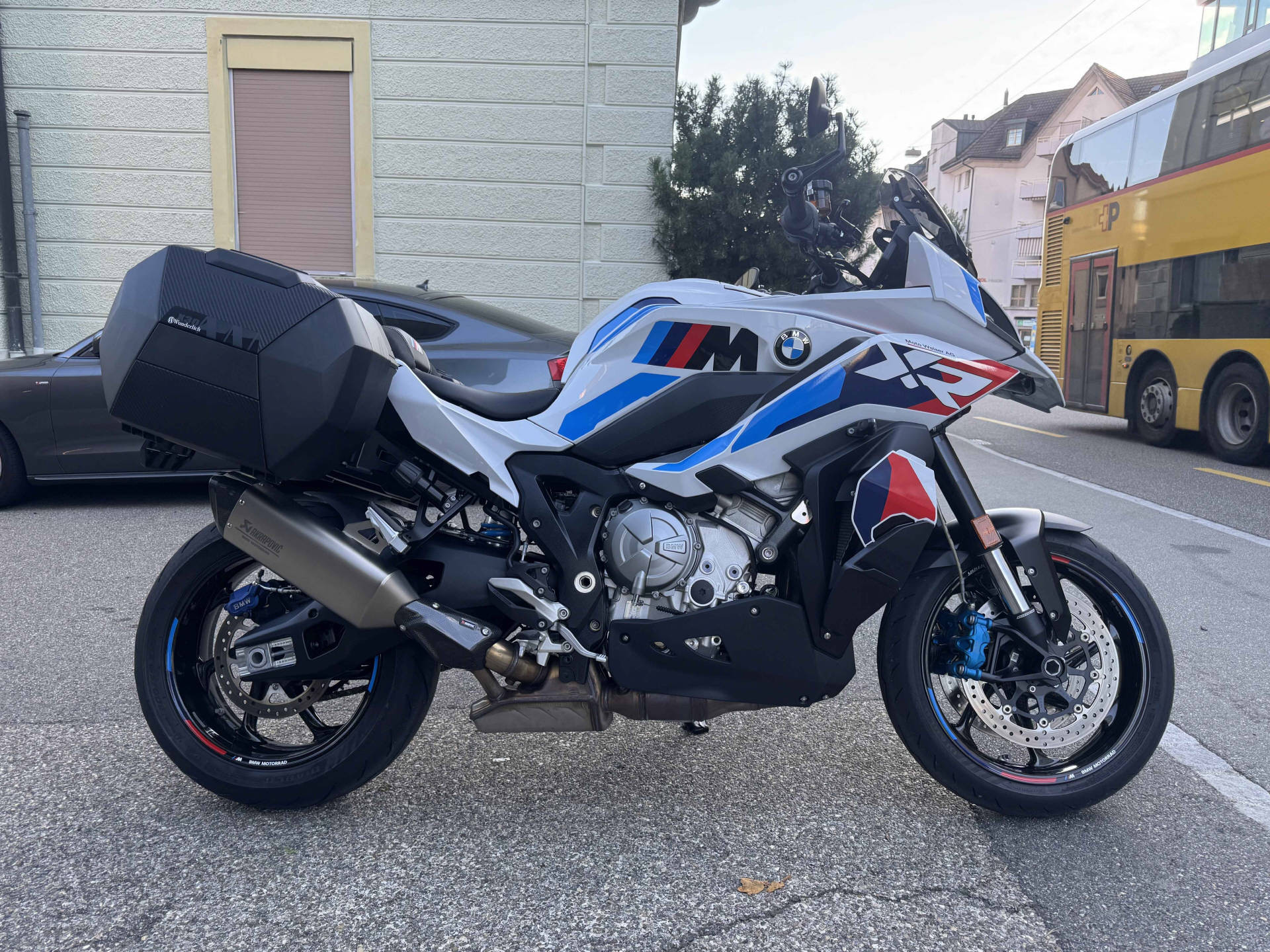 BMW M 1000 XR-image-4