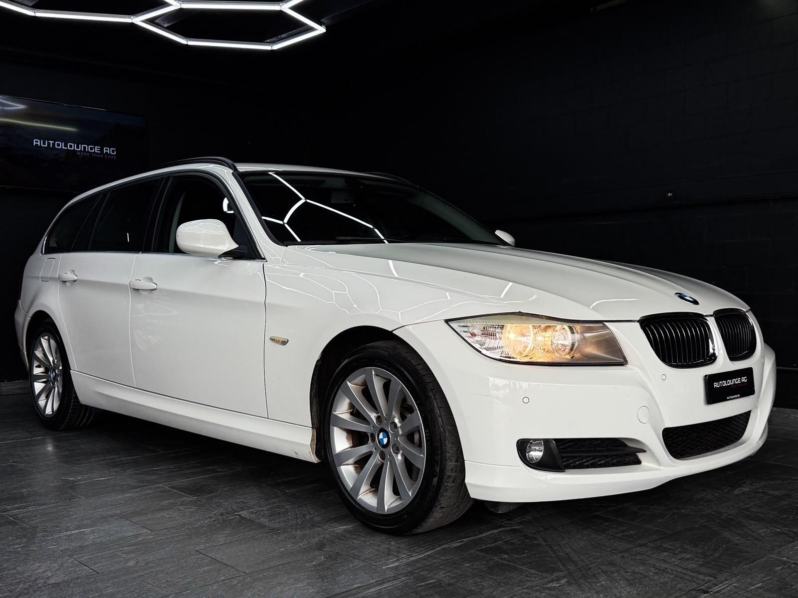 BMW 325i xDrive Touring Steptronic-showroom-element-2