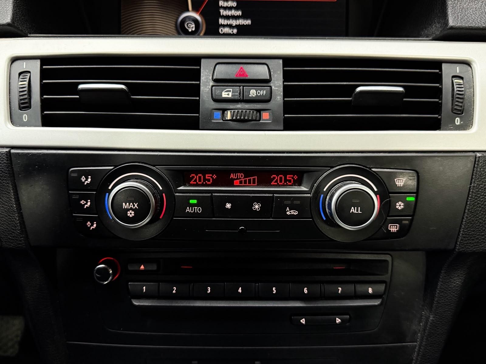 BMW 325i xDrive Touring Steptronic-image-12