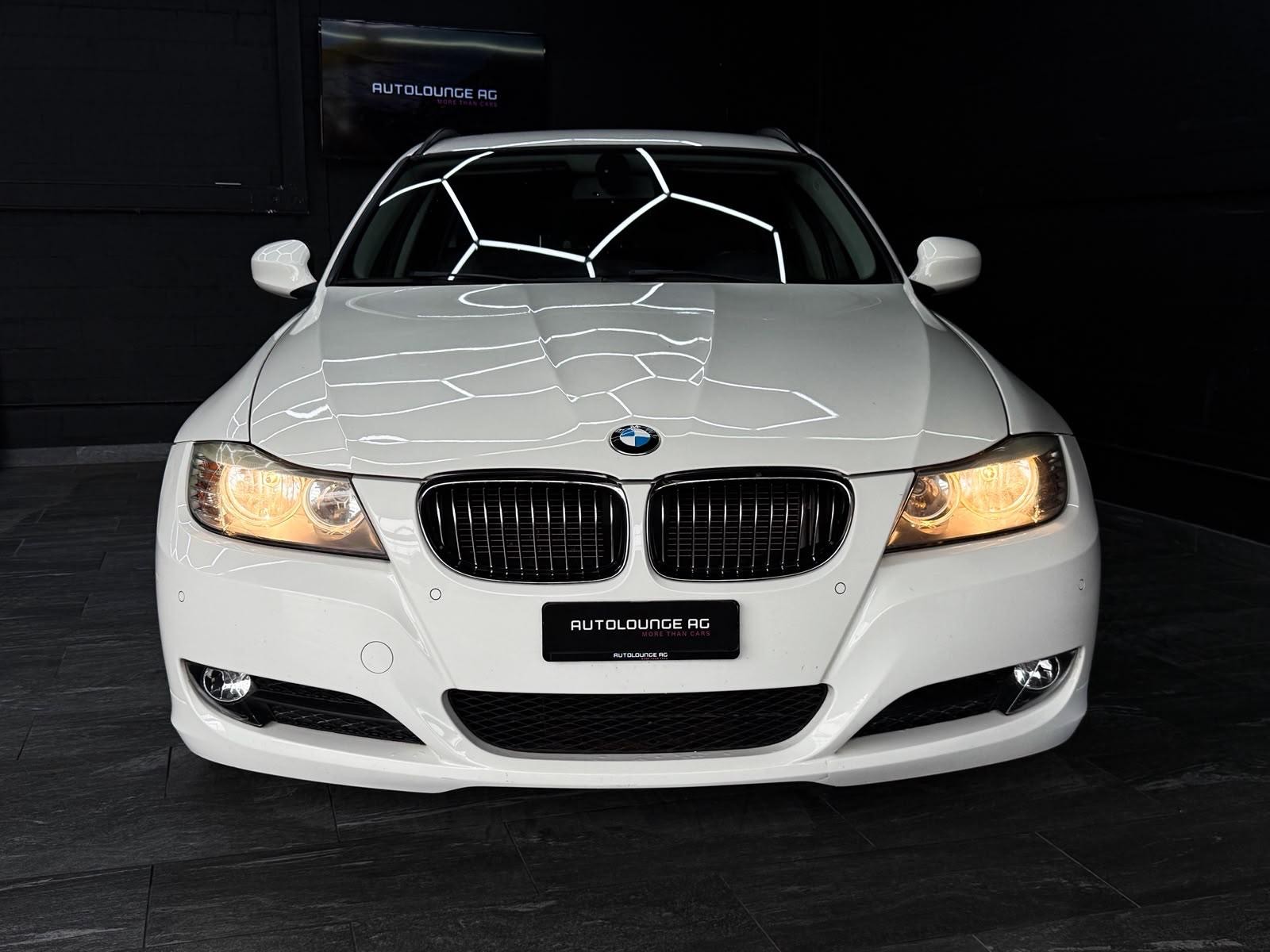 BMW 325i xDrive Touring Steptronic-showroom-element-1
