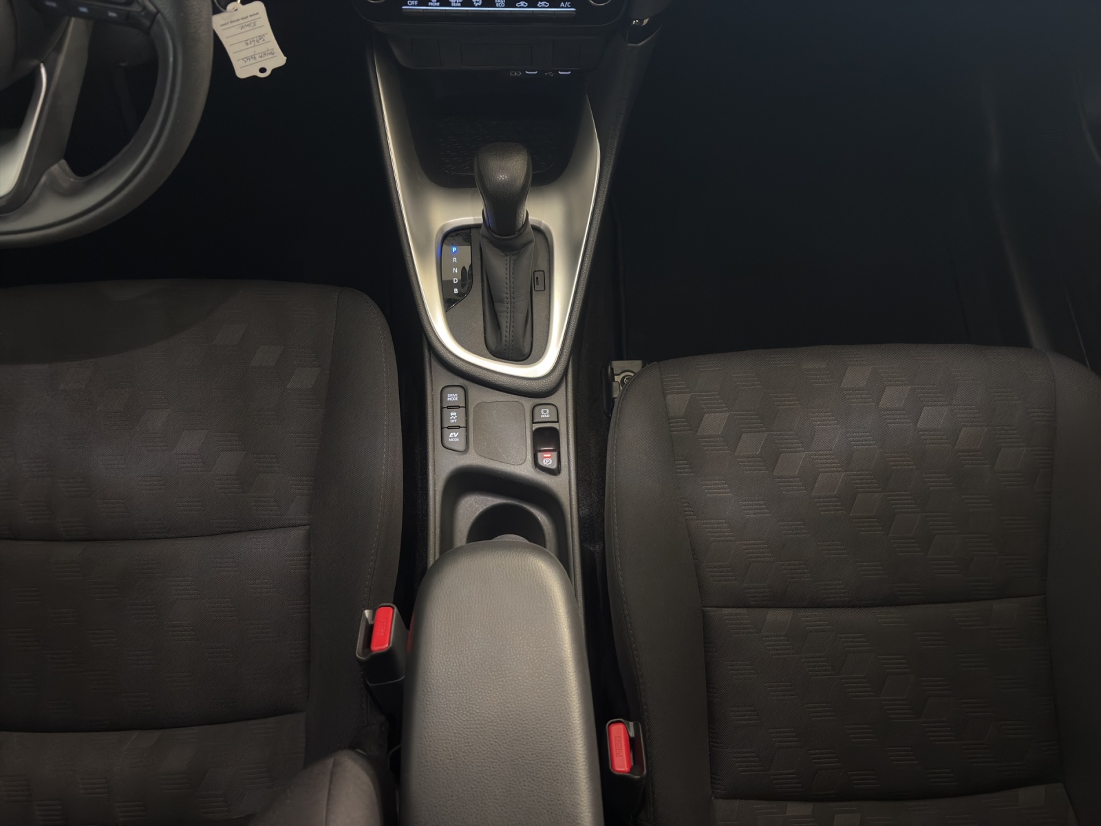 TOYOTA Yaris 1.5 Comfort e-CVT-image-15