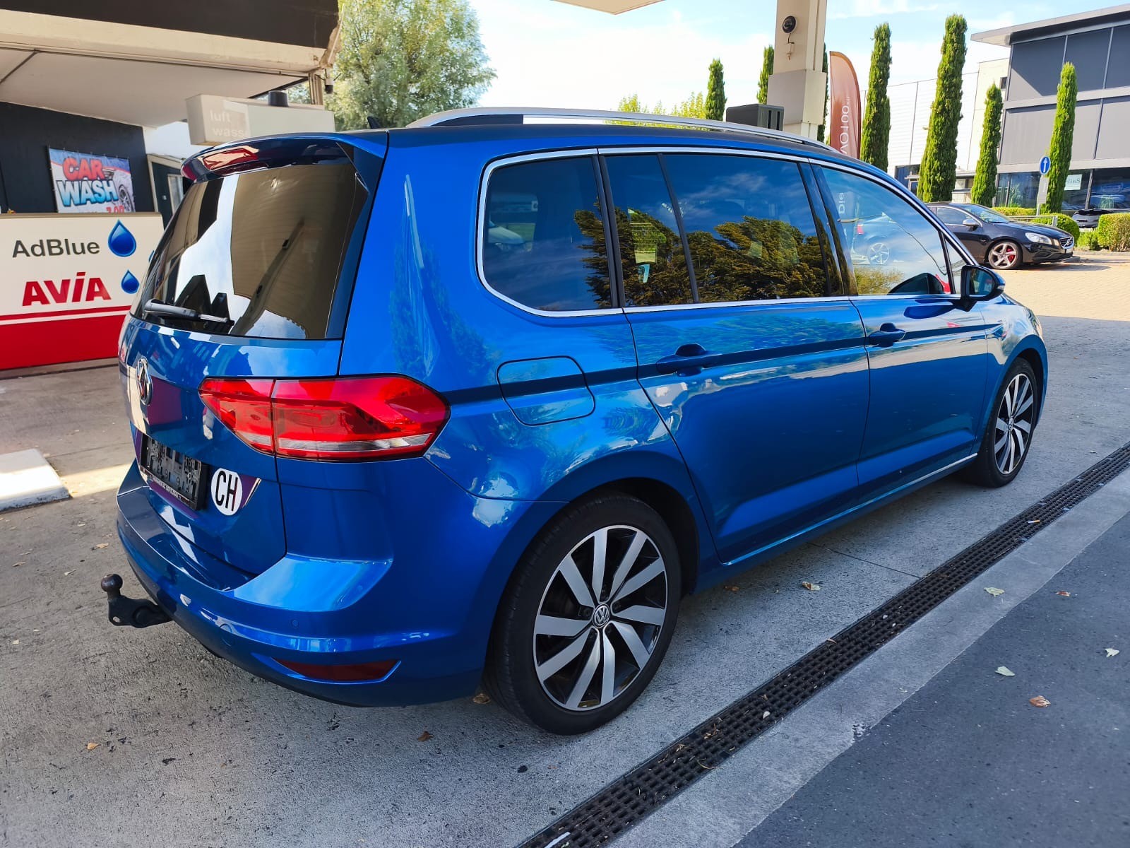 VW Touran 2.0 TDI BlueMotion Technology Highline-showroom-element-2