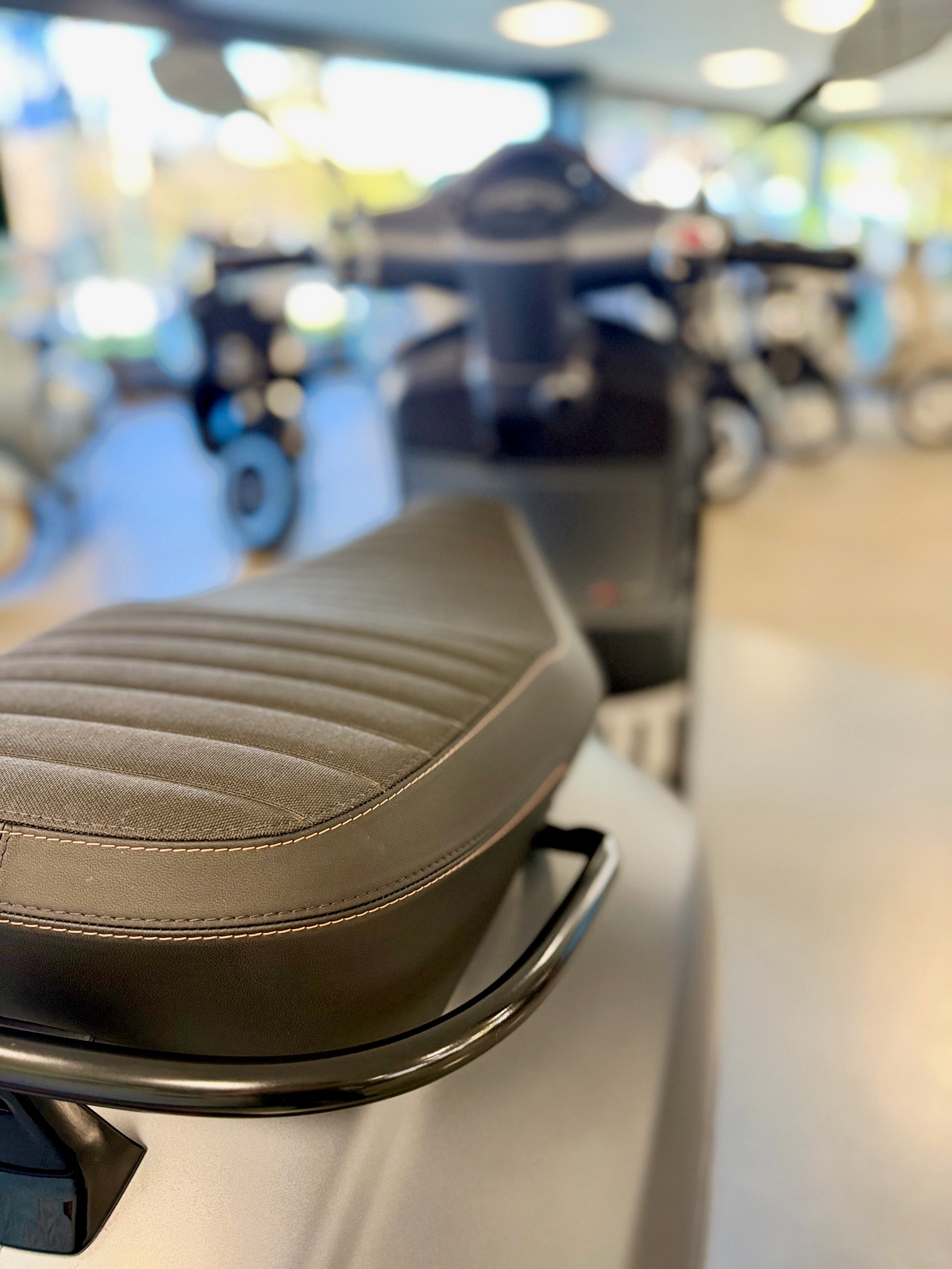 PIAGGIO Vespa GTS 300 Super Sport ABS-image-7