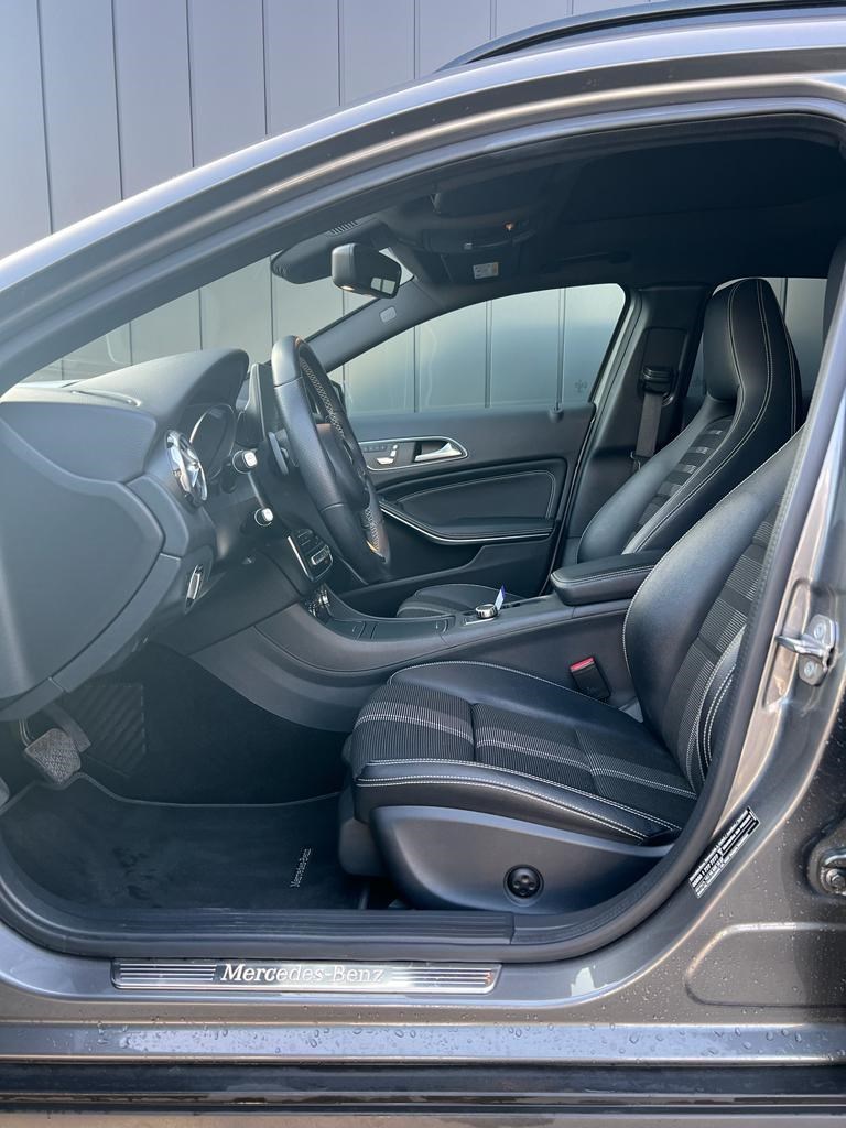 MERCEDES-BENZ GLA 200 Night Star 7G-DCT-image-10