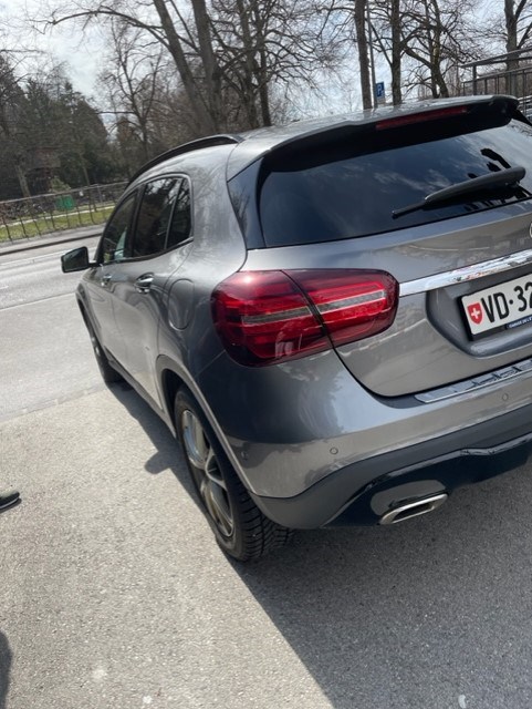 MERCEDES-BENZ GLA 200 Night Star 7G-DCT-image-4