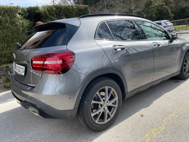 MERCEDES-BENZ GLA 200 Night Star 7G-DCT-image-6