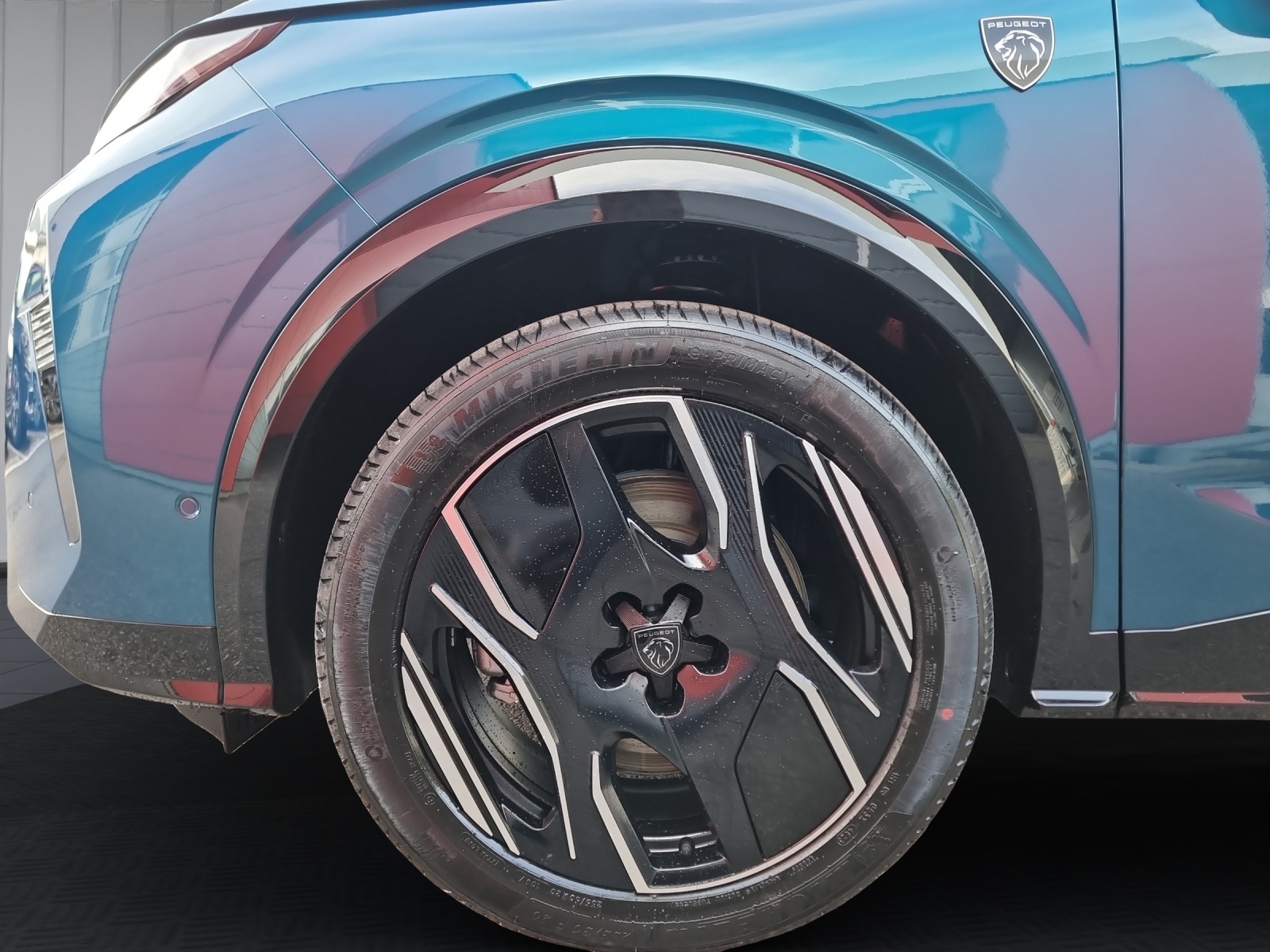 PEUGEOT 3008 73kWh GT GT-image-9