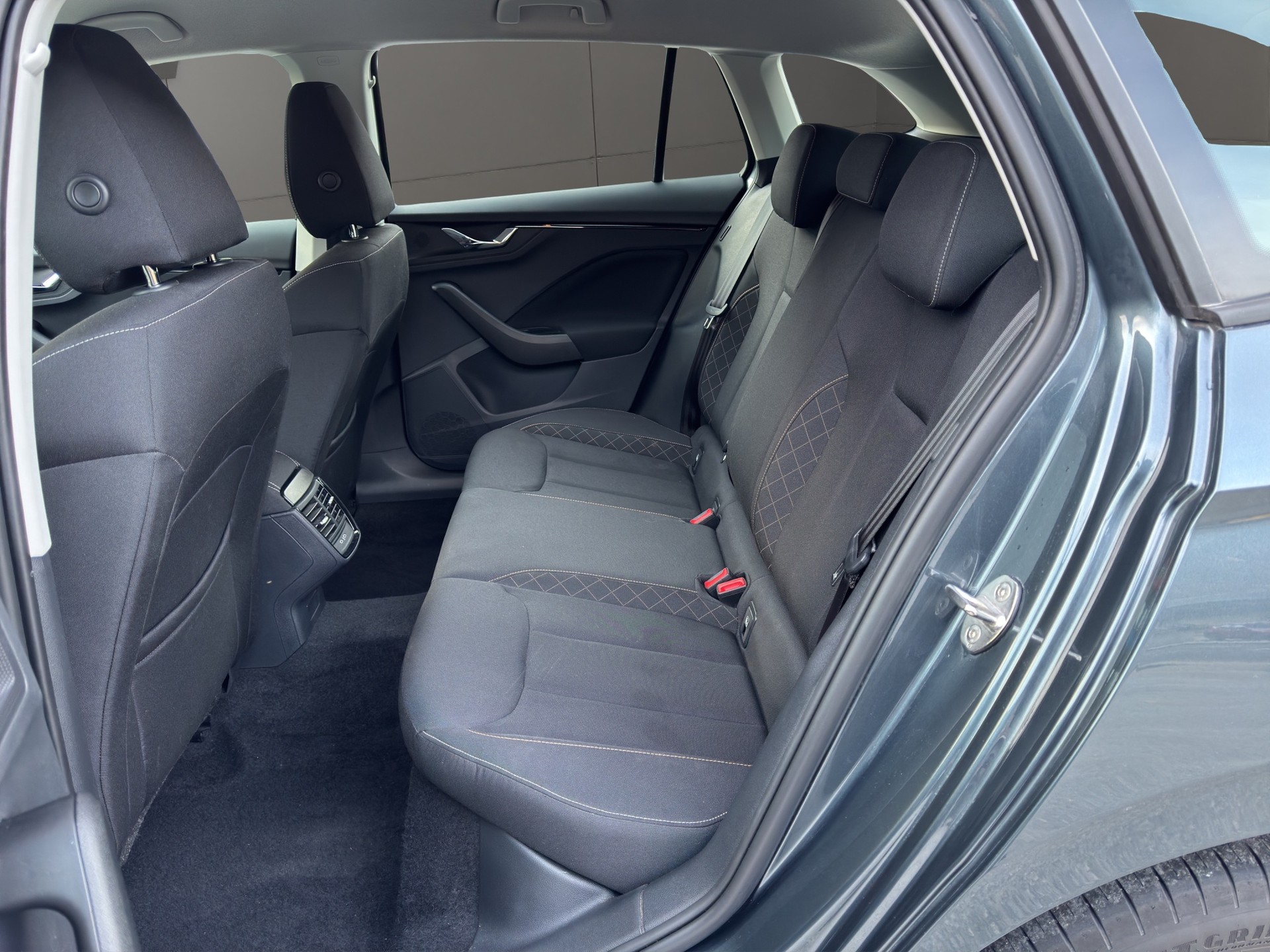 SKODA Scala 1.0 TSI Ambition DSG-image-14