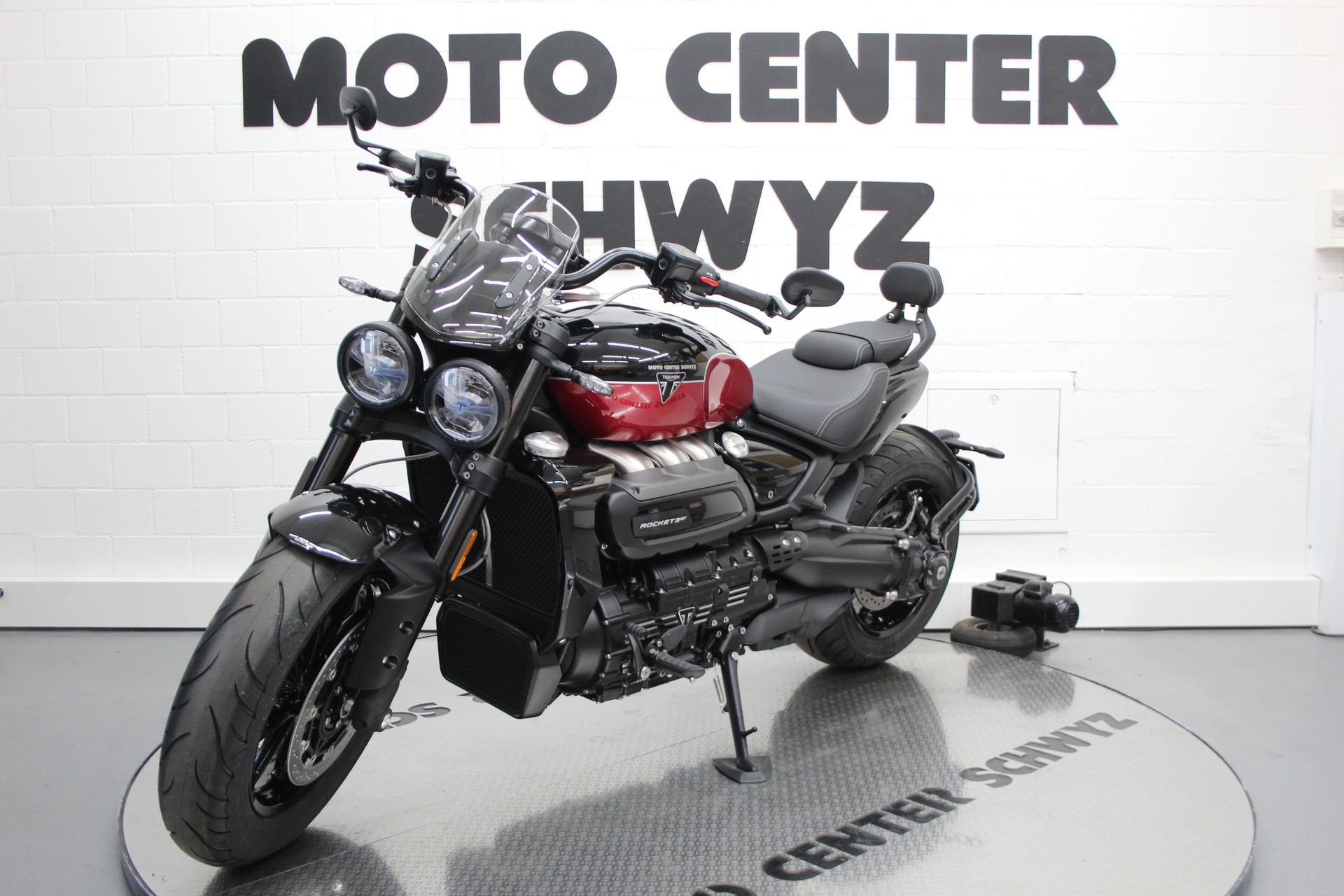 TRIUMPH Rocket 3 Storm GT-image-3