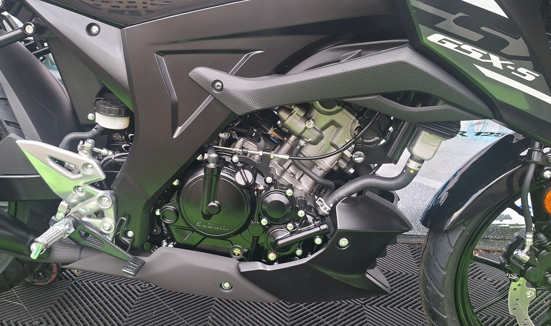 SUZUKI GSX-S 125-image-15
