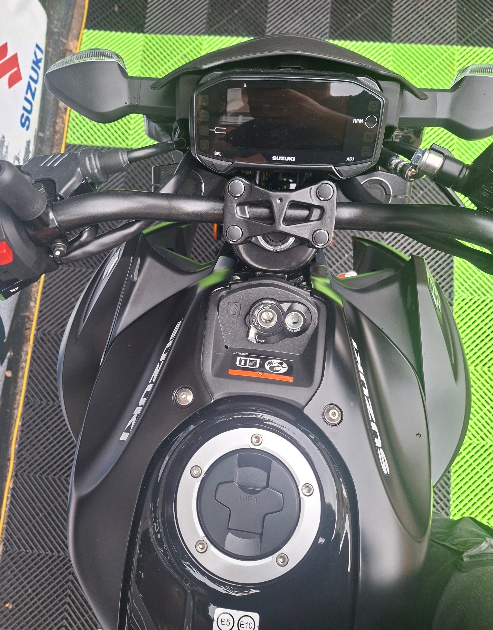 SUZUKI GSX-S 125-image-13