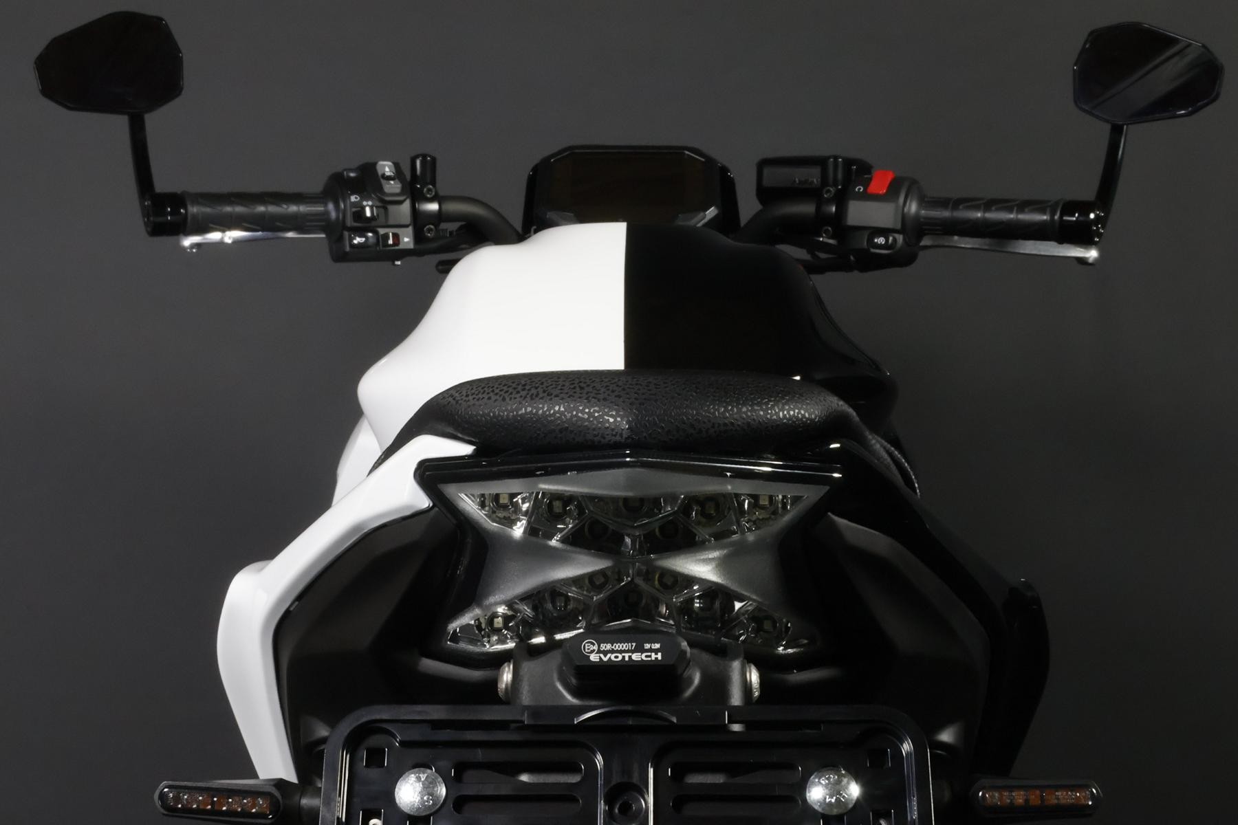 KAWASAKI Z 650 (50/35 KW) *Black & White* Level 2-image-5