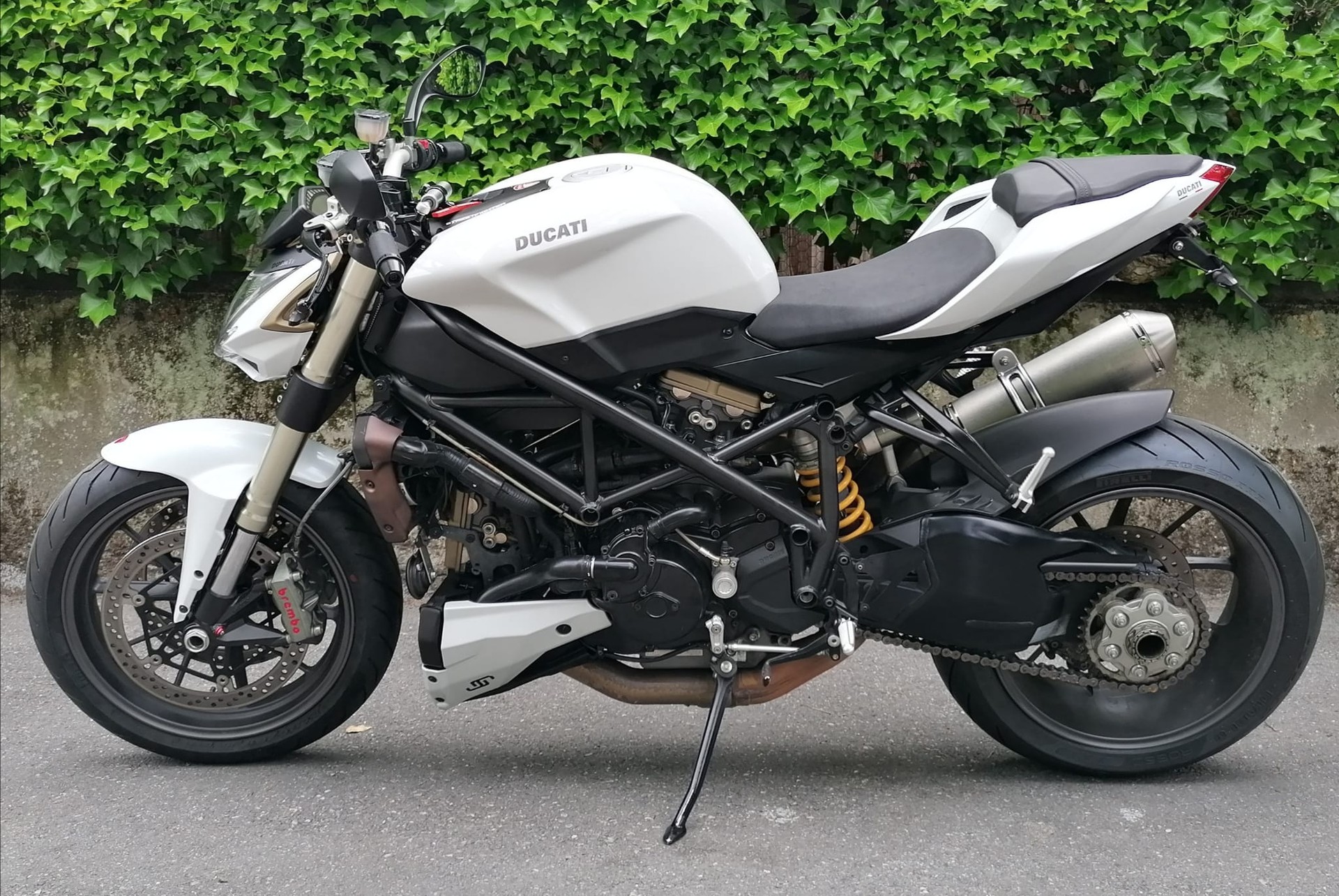 DUCATI Streetfighter 1099-showroom-element-2