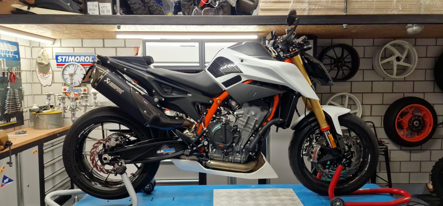 KTM 890 Duke R-image-0