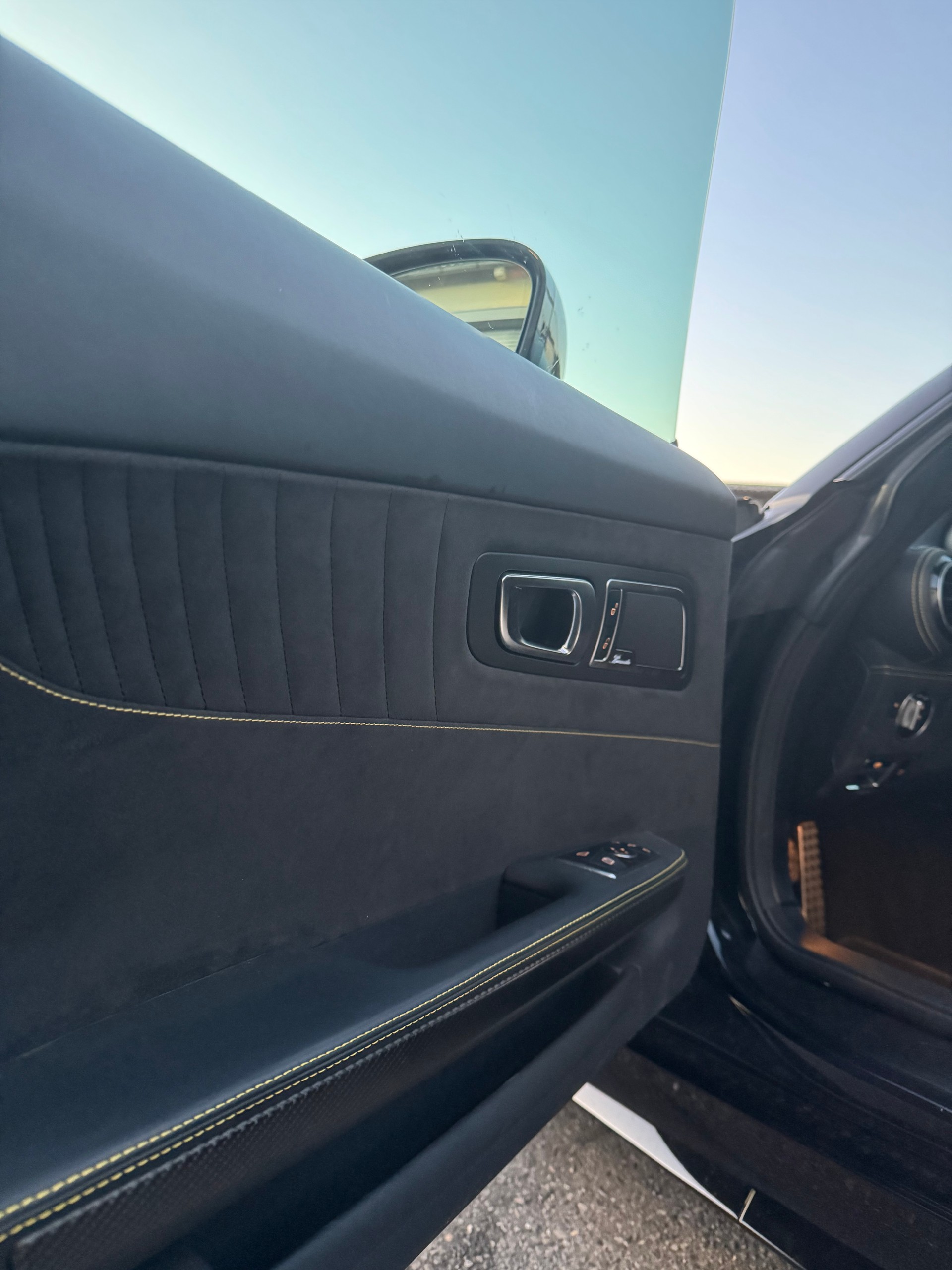 MERCEDES-BENZ AMG GT R Speedshift DCT-image-14