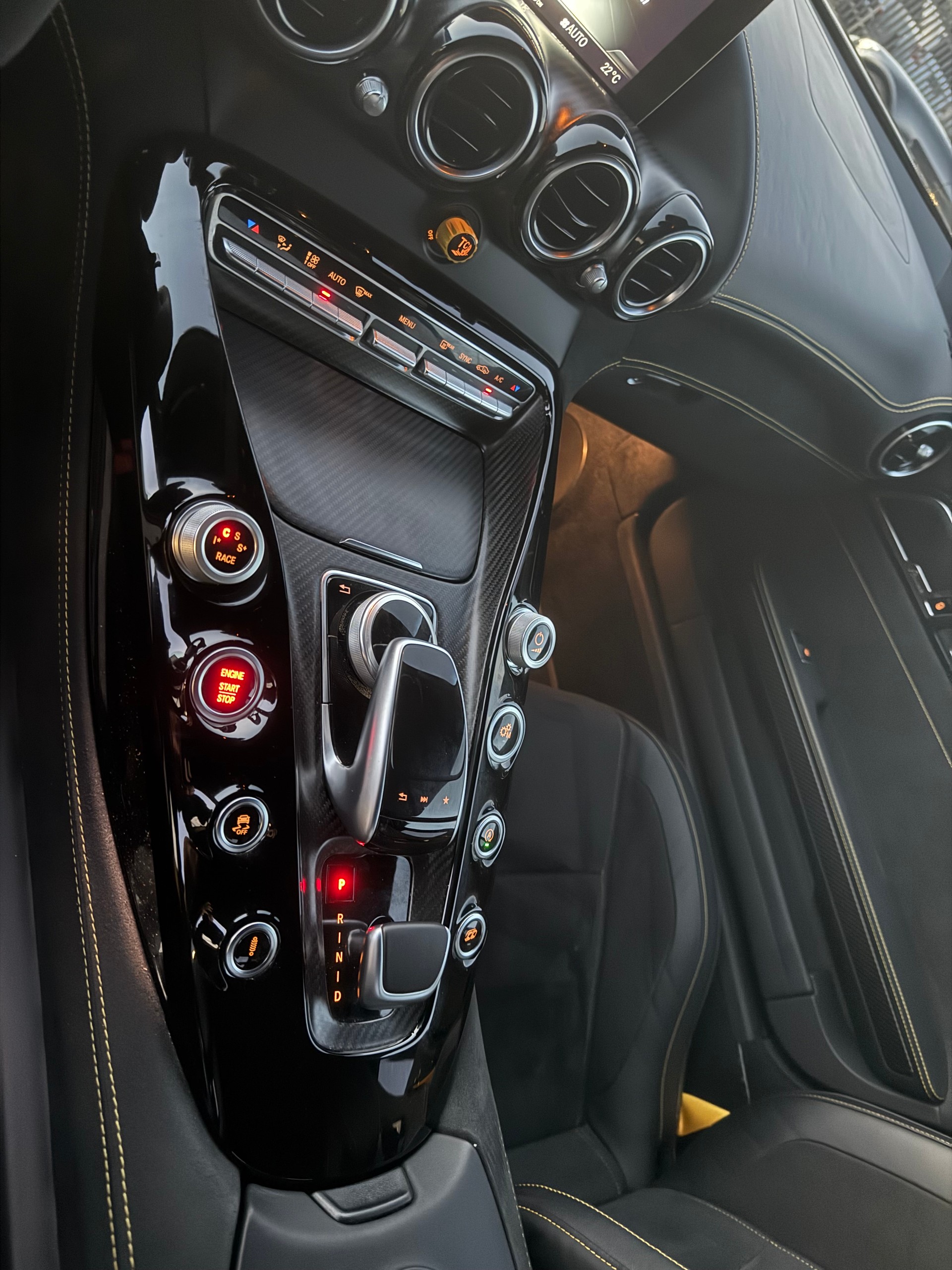 MERCEDES-BENZ AMG GT R Speedshift DCT-image-12