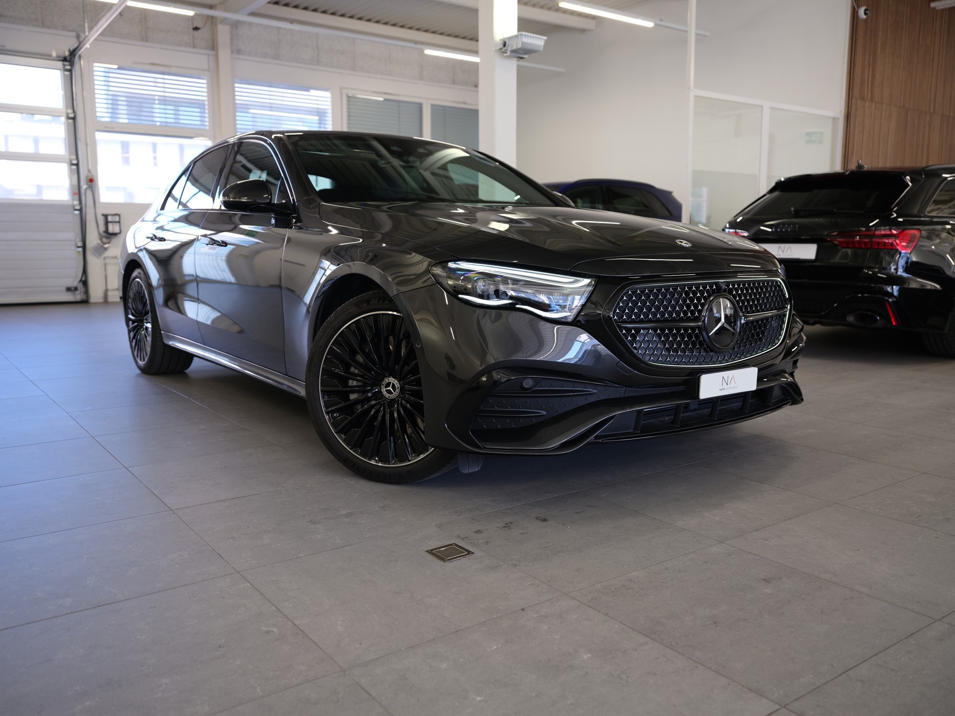 MERCEDES-BENZ E 400 e 4Matic 9G-Tronic*Amg-Line*CH-Fahrzeug*Fahrassistenz Plus*