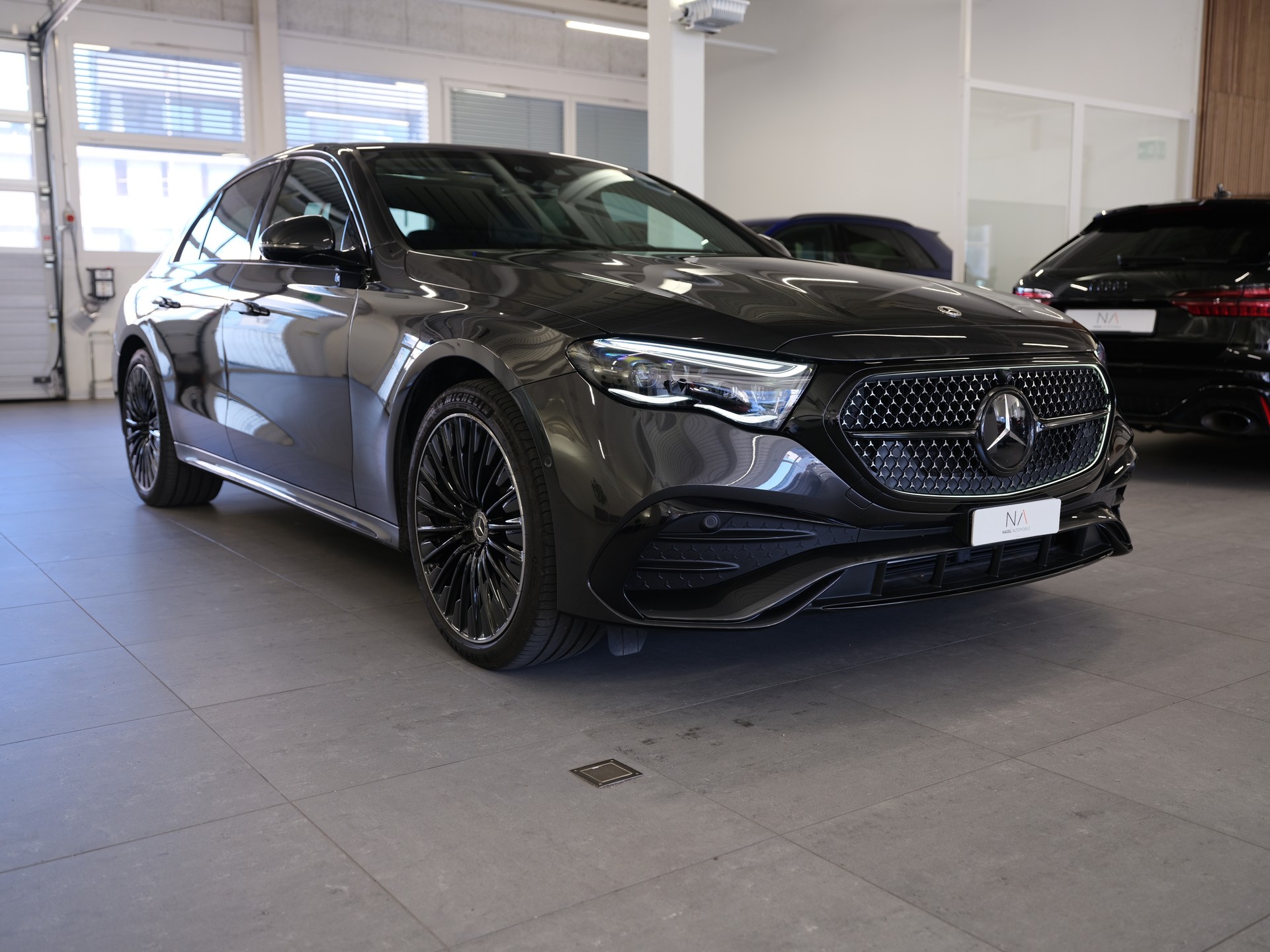 MERCEDES-BENZ E 400 e 4Matic 9G-Tronic*Amg-Line*CH-Fahrzeug*Fahrassistenz Plus*-showroom-element-1