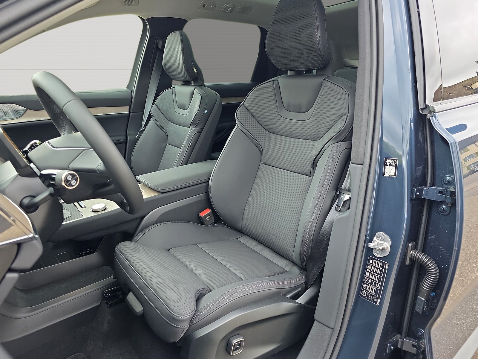 VOLVO EX90 Twin Performance Ultra AWD-image-6