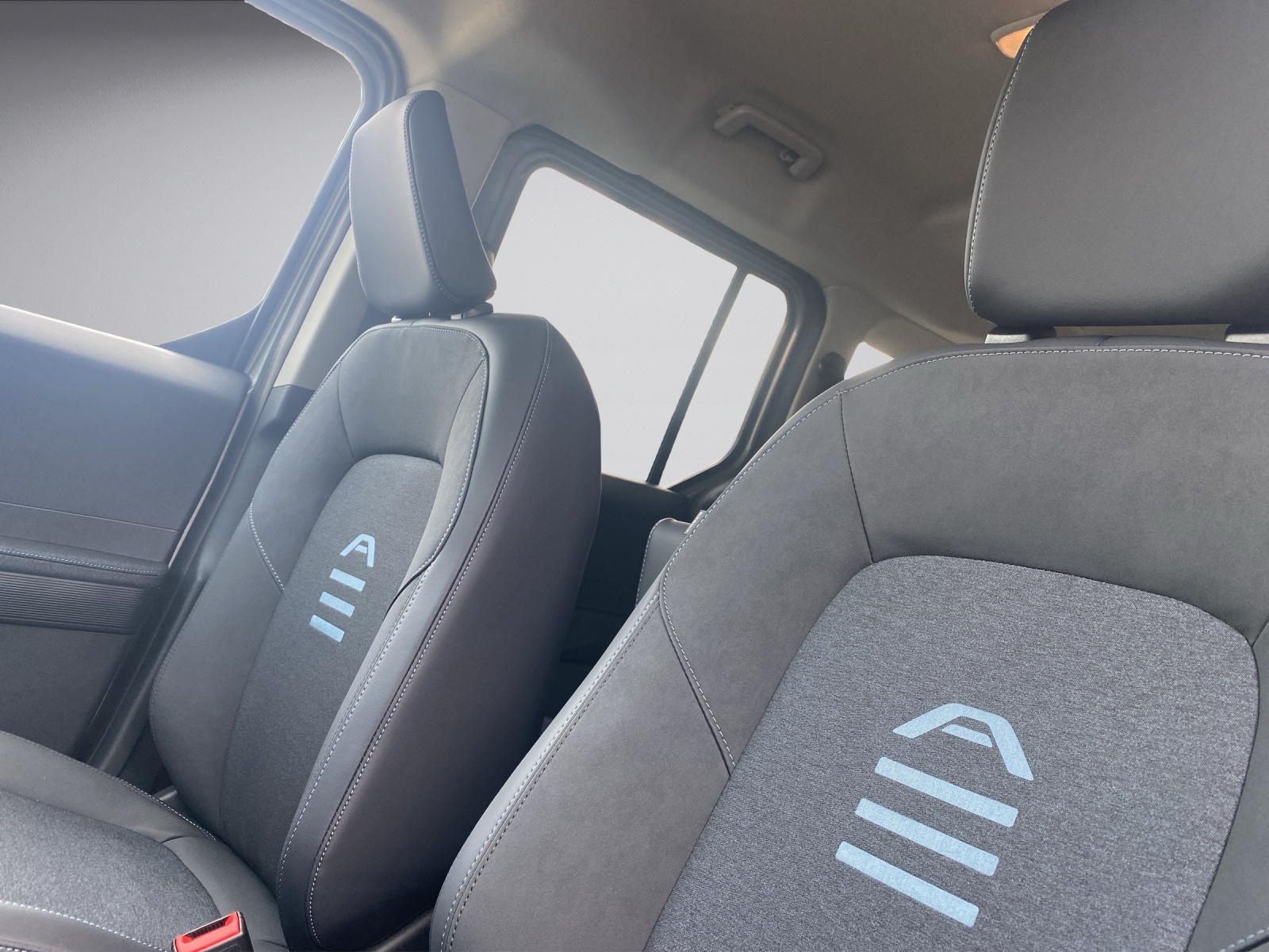 FORD Tourneo Courier 1.0 EcoBoost Active-image-9
