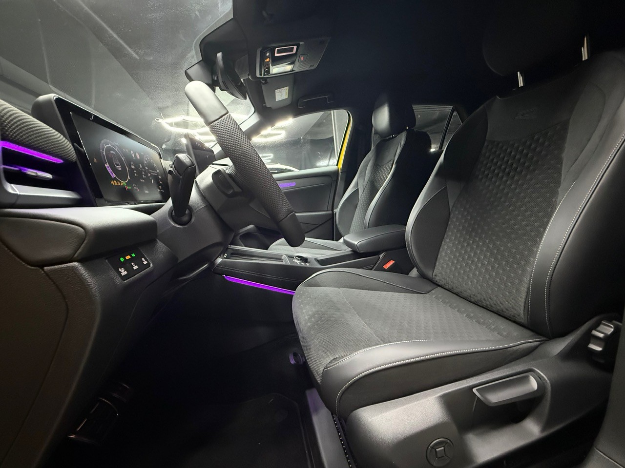 VW T-Roc 1.5eTSI mH R-Line-image-8