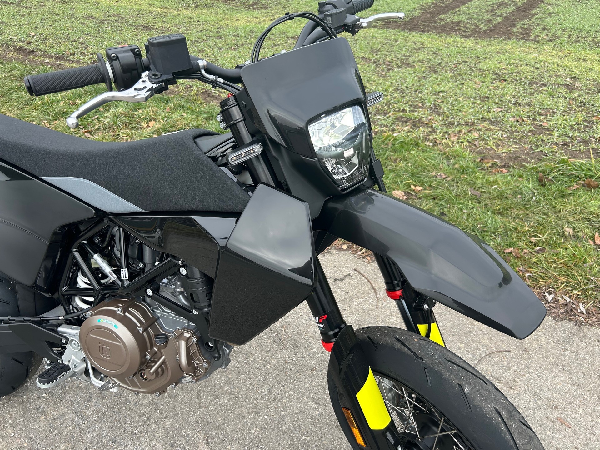 HUSQVARNA 701 Supermoto-image-1