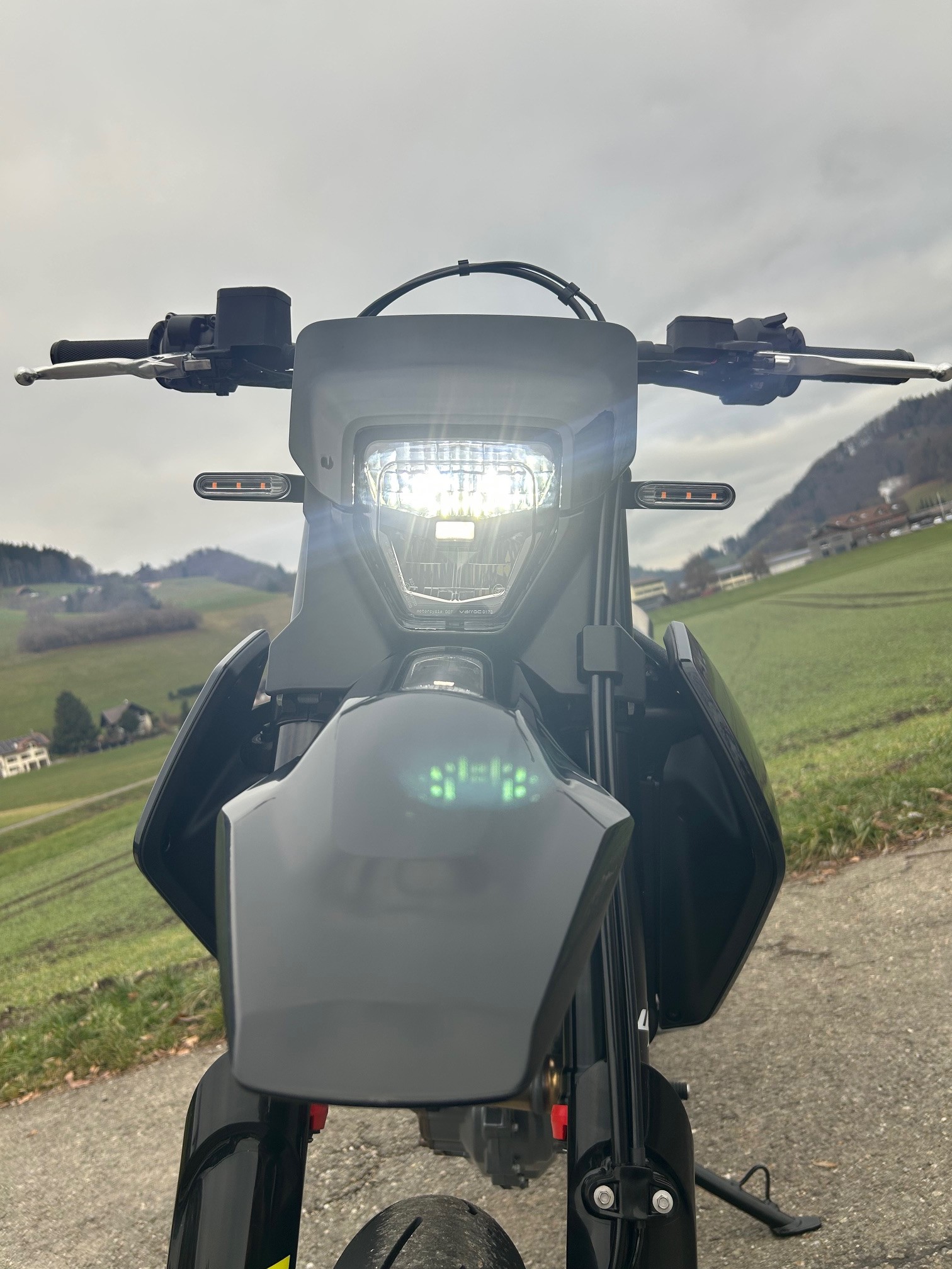 HUSQVARNA 701 Supermoto-image-7