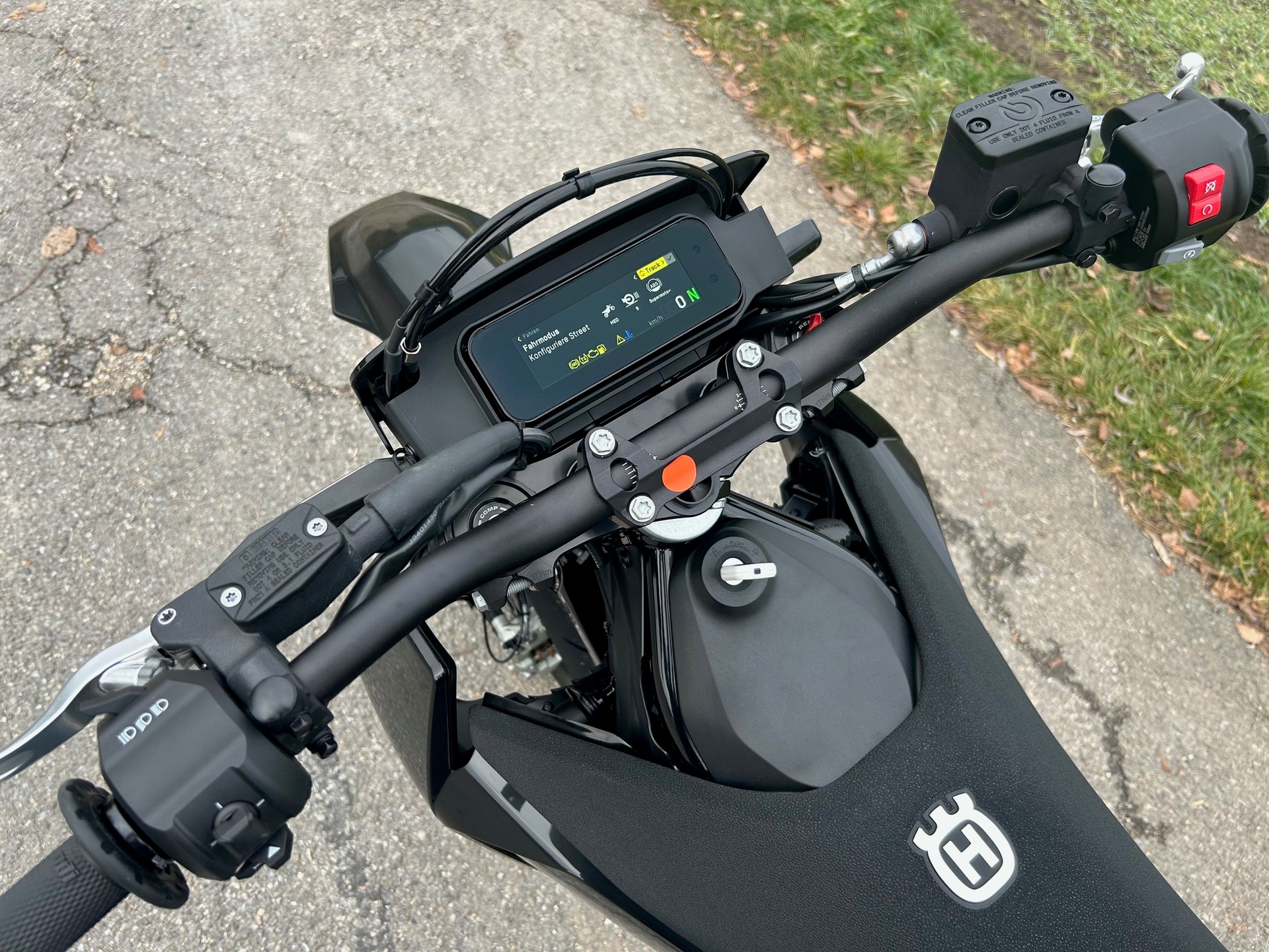 HUSQVARNA 701 Supermoto-image-6