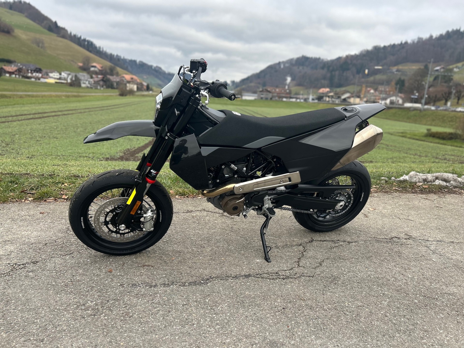 HUSQVARNA 701 Supermoto-image-5