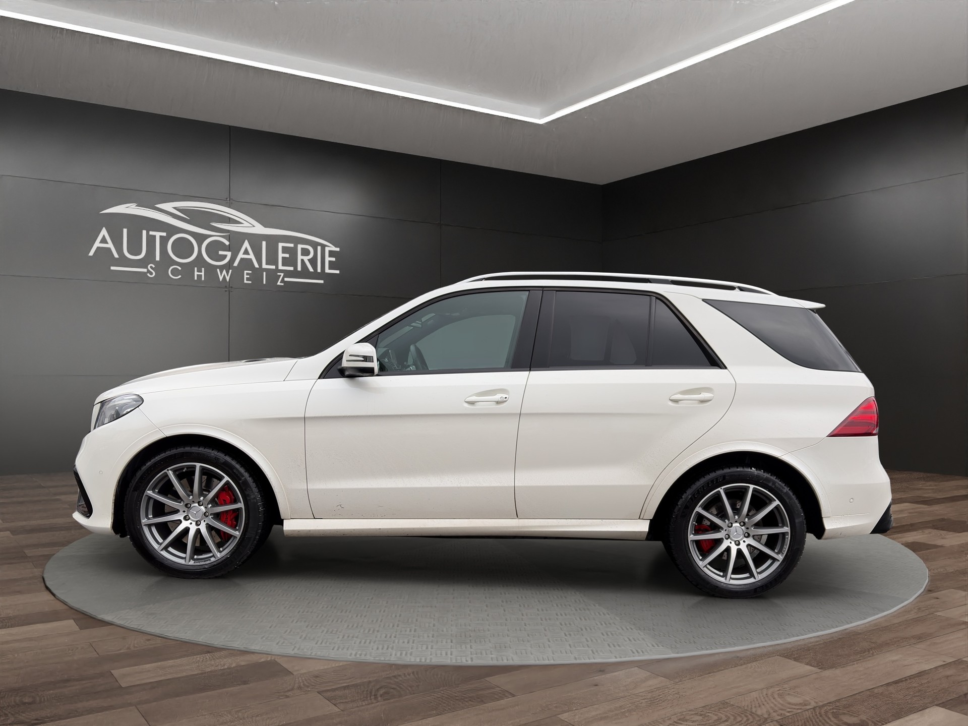 MERCEDES-BENZ GLE 63 S AMG 4Matic Speedshift Plus 7G-Tronic | CH | Panorama | AHK | Performance Abgas |-showroom-element-2