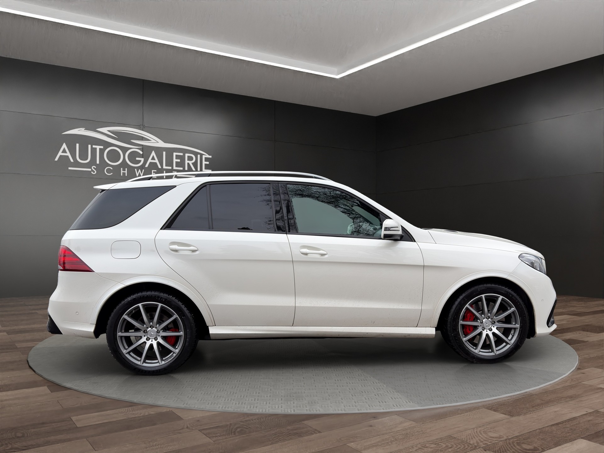 MERCEDES-BENZ GLE 63 S AMG 4Matic Speedshift Plus 7G-Tronic | CH | Panorama | AHK | Performance Abgas |-image-6