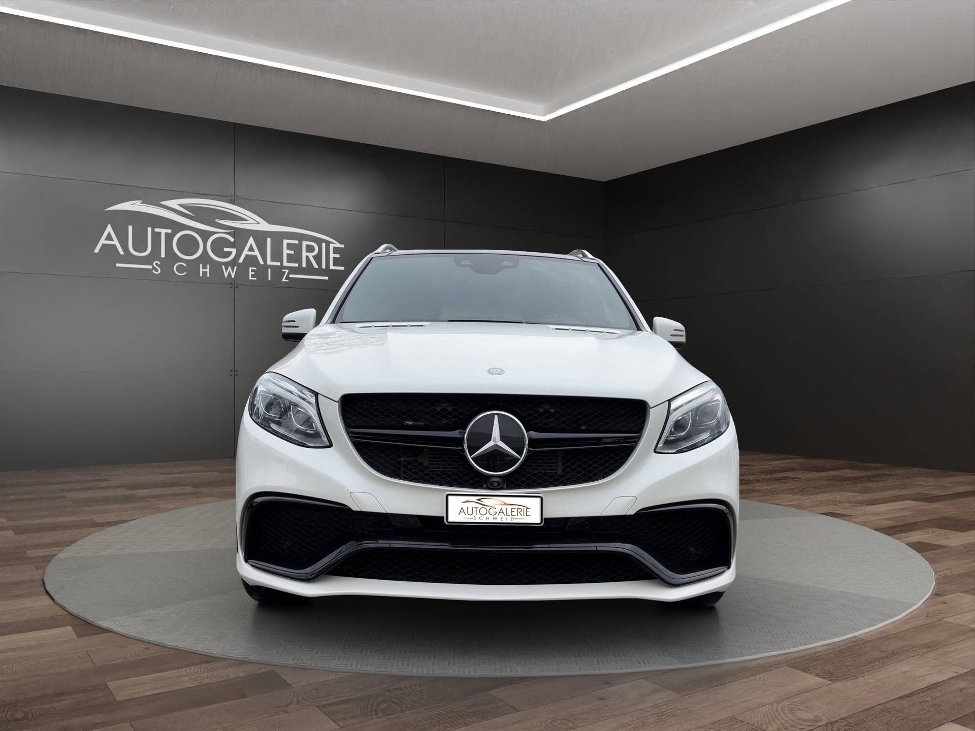 MERCEDES-BENZ GLE 63 S AMG 4Matic Speedshift Plus 7G-Tronic | CH | Panorama | AHK | Performance Abgas |-showroom-element-3