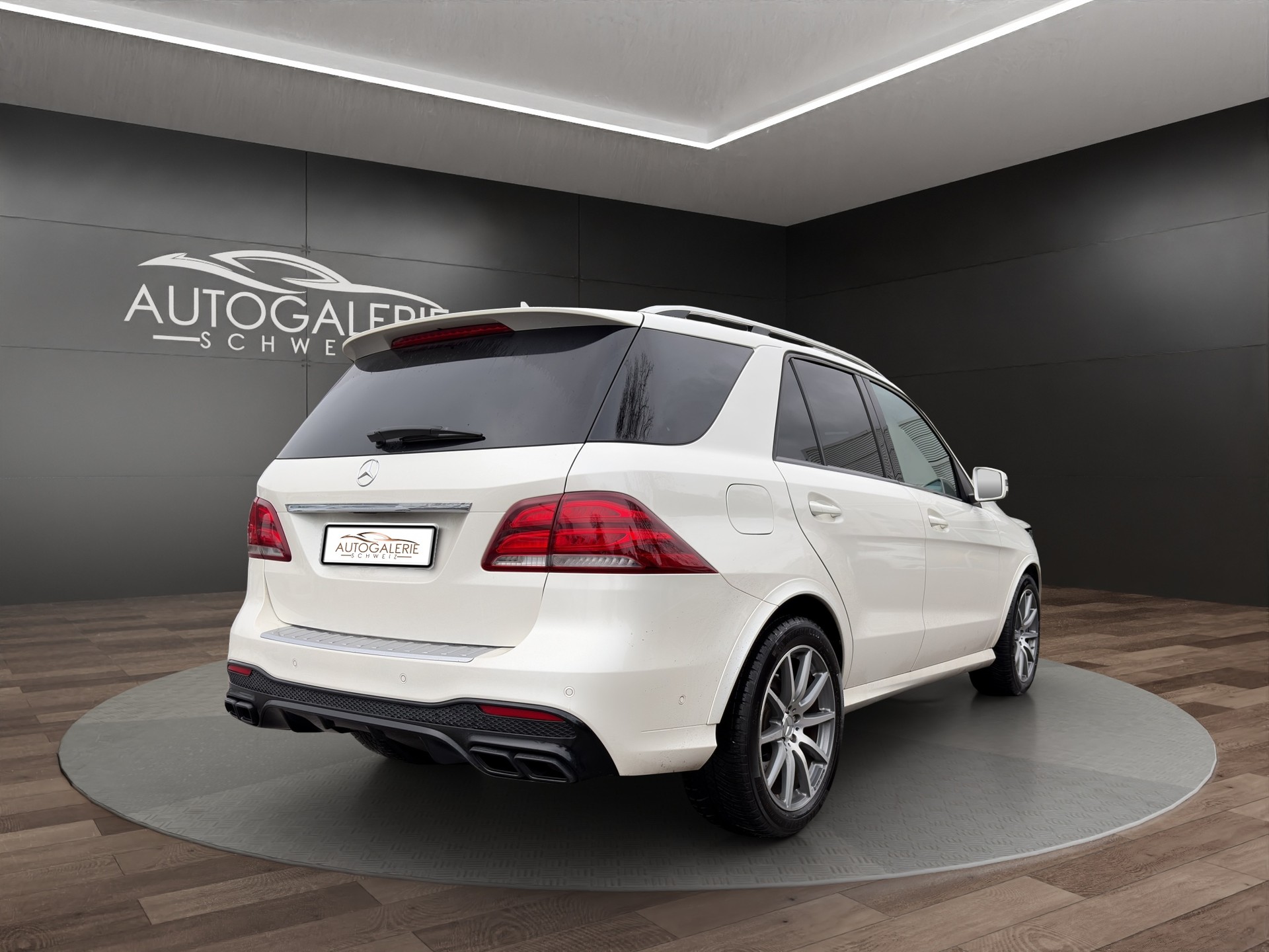 MERCEDES-BENZ GLE 63 S AMG 4Matic Speedshift Plus 7G-Tronic | CH | Panorama | AHK | Performance Abgas |-image-4