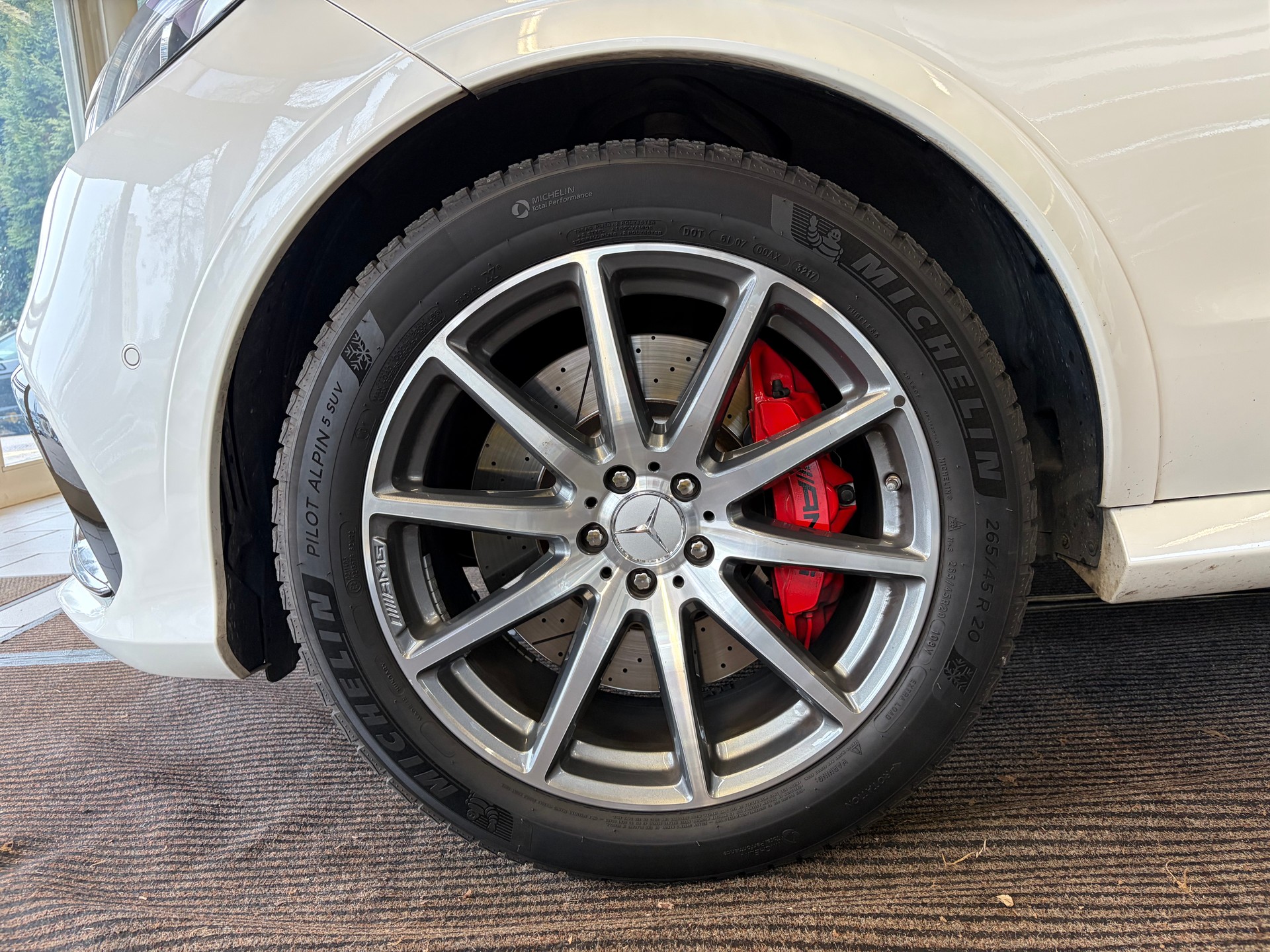 MERCEDES-BENZ GLE 63 S AMG 4Matic Speedshift Plus 7G-Tronic | CH | Panorama | AHK | Performance Abgas |-image-8