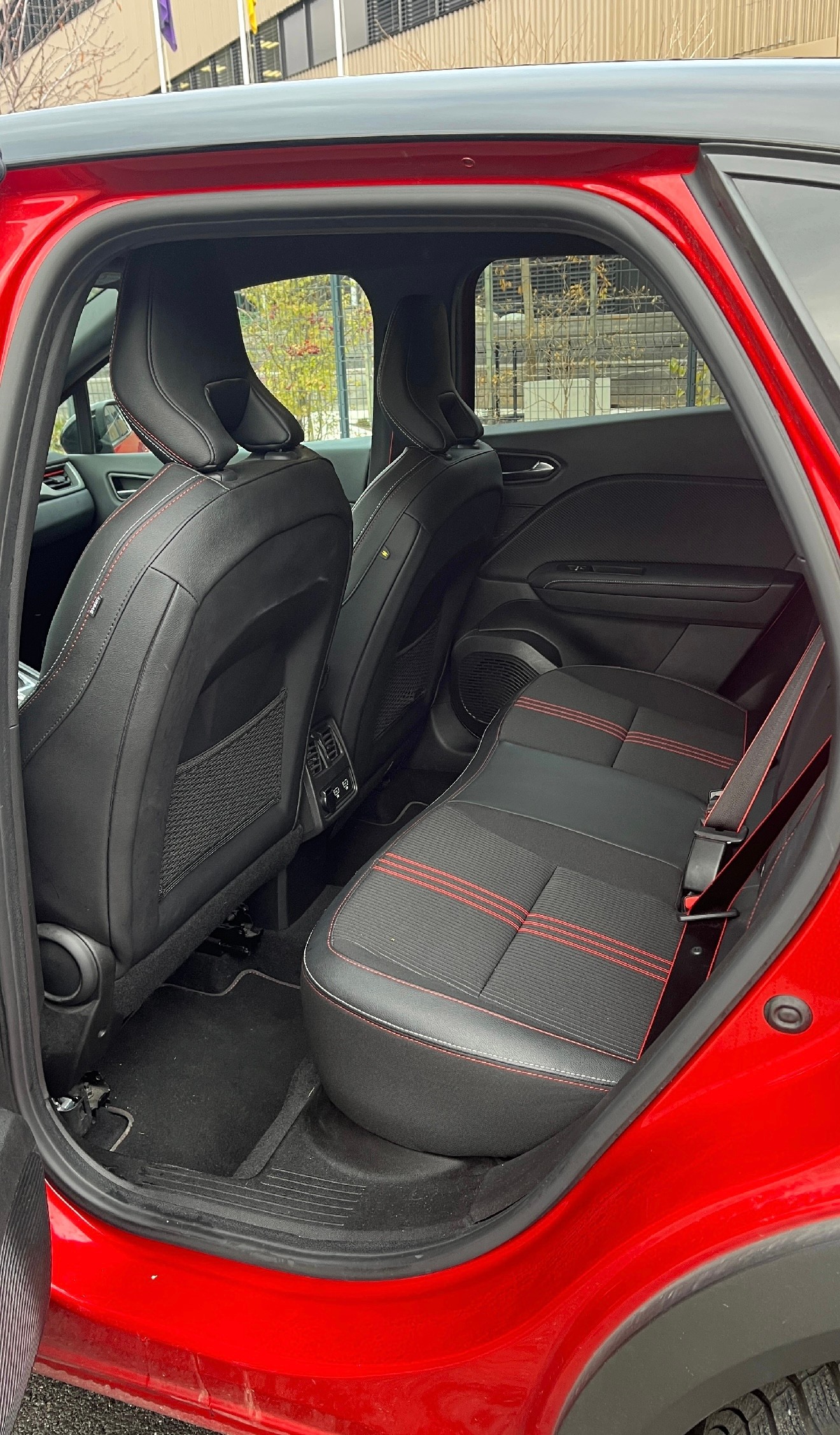 RENAULT Captur 1.3 TCe EDC R.S.Line EDC-image-6